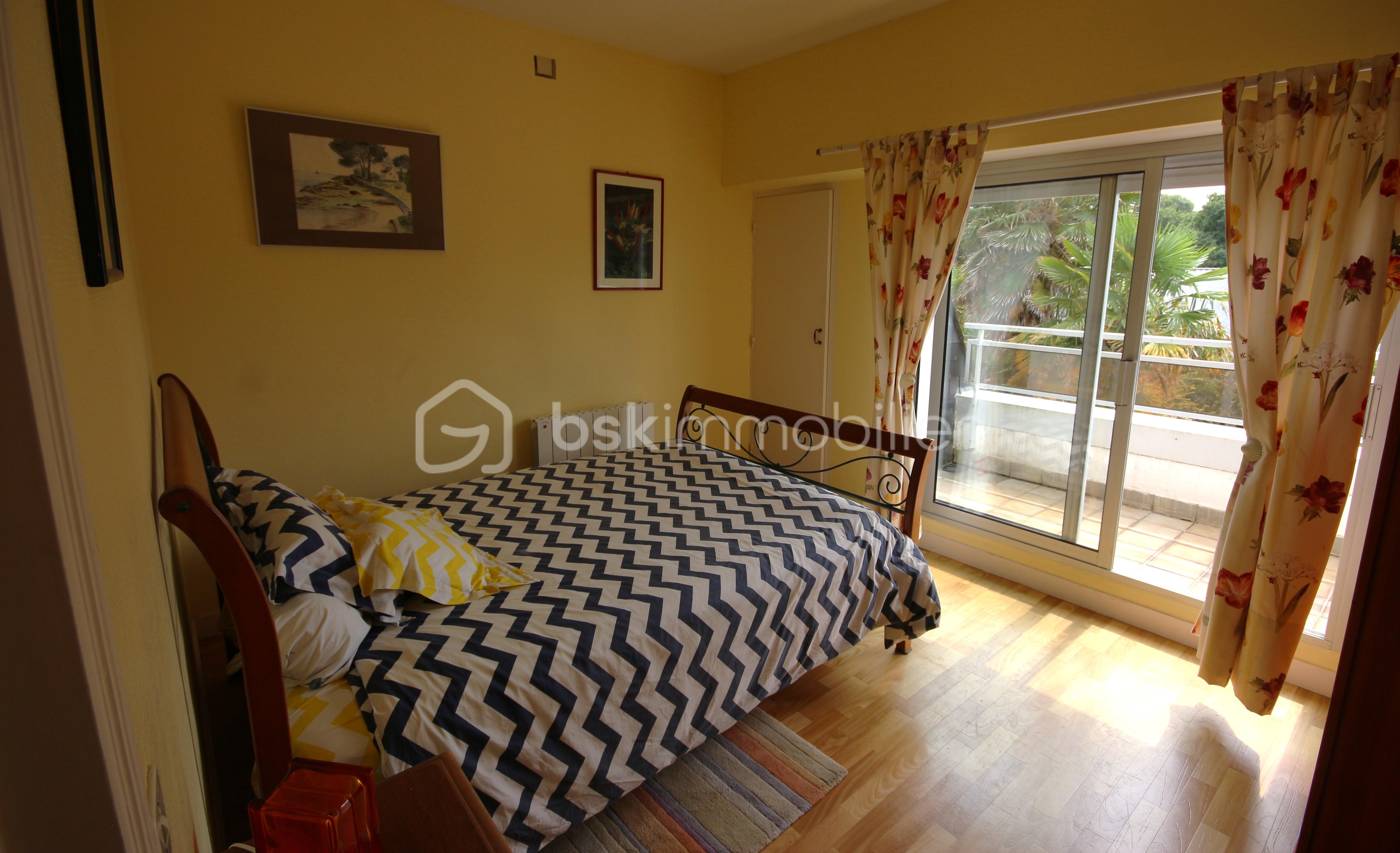 Maison de 140 m² - Chambre jaune étage.JPG