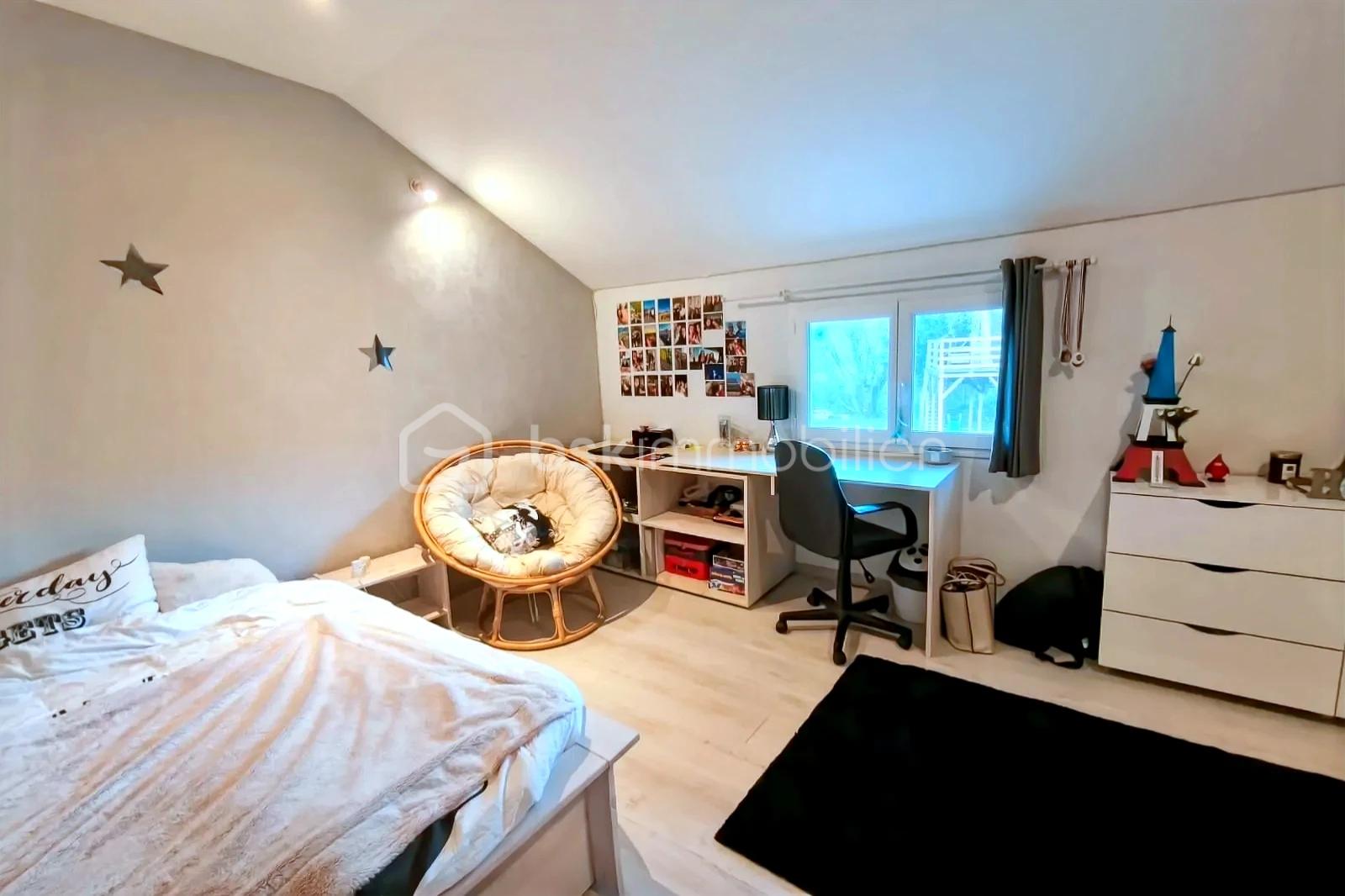 Maison de 160 m² - hoqi-01009262feb44fe5ba79720863b06c77.jpg