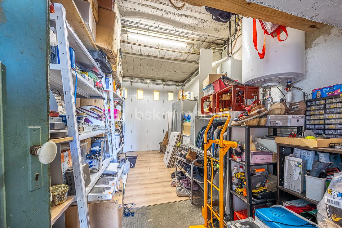 11 garage.jpg