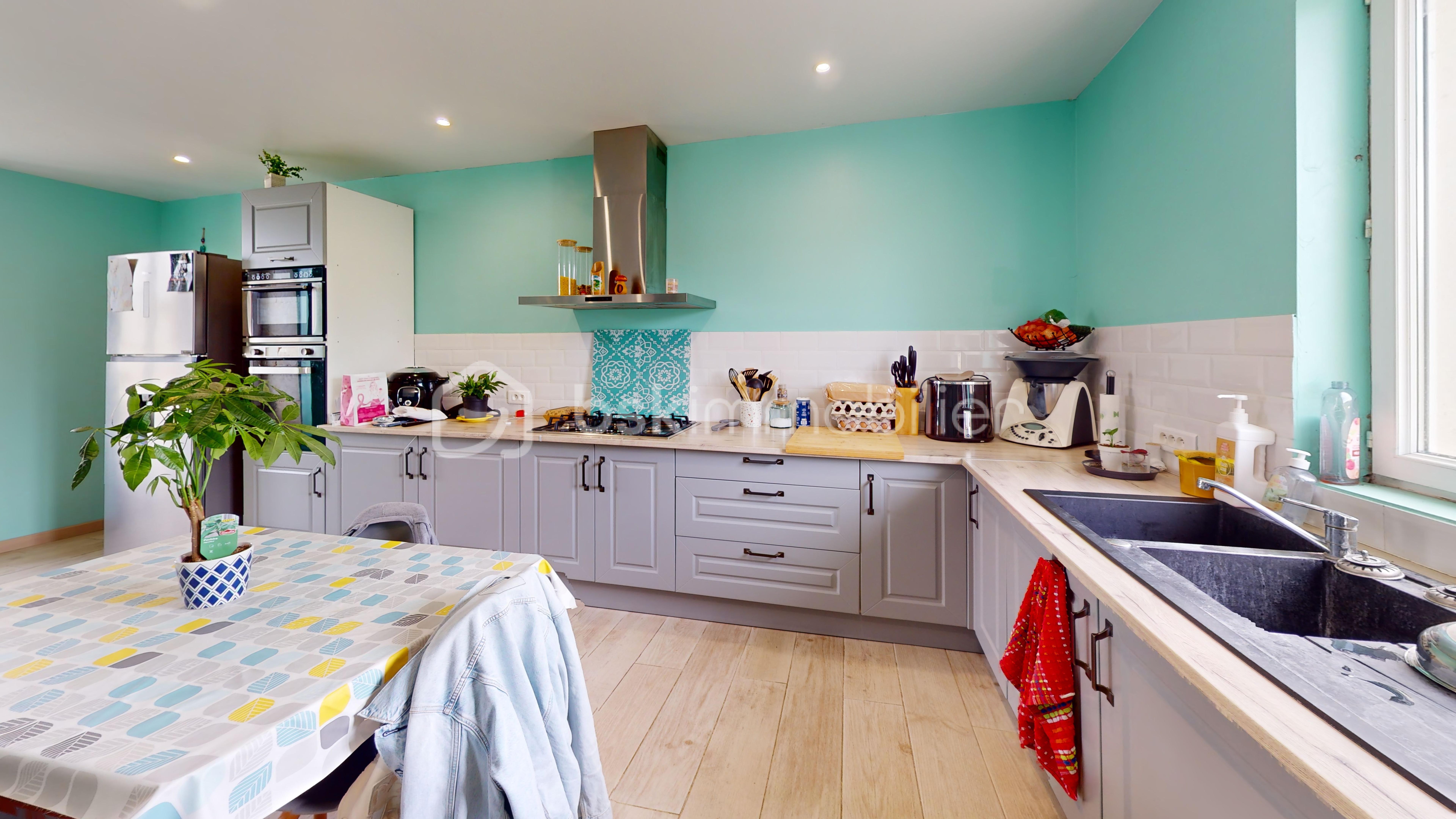 Tanzac-Kitchen 1.jpg