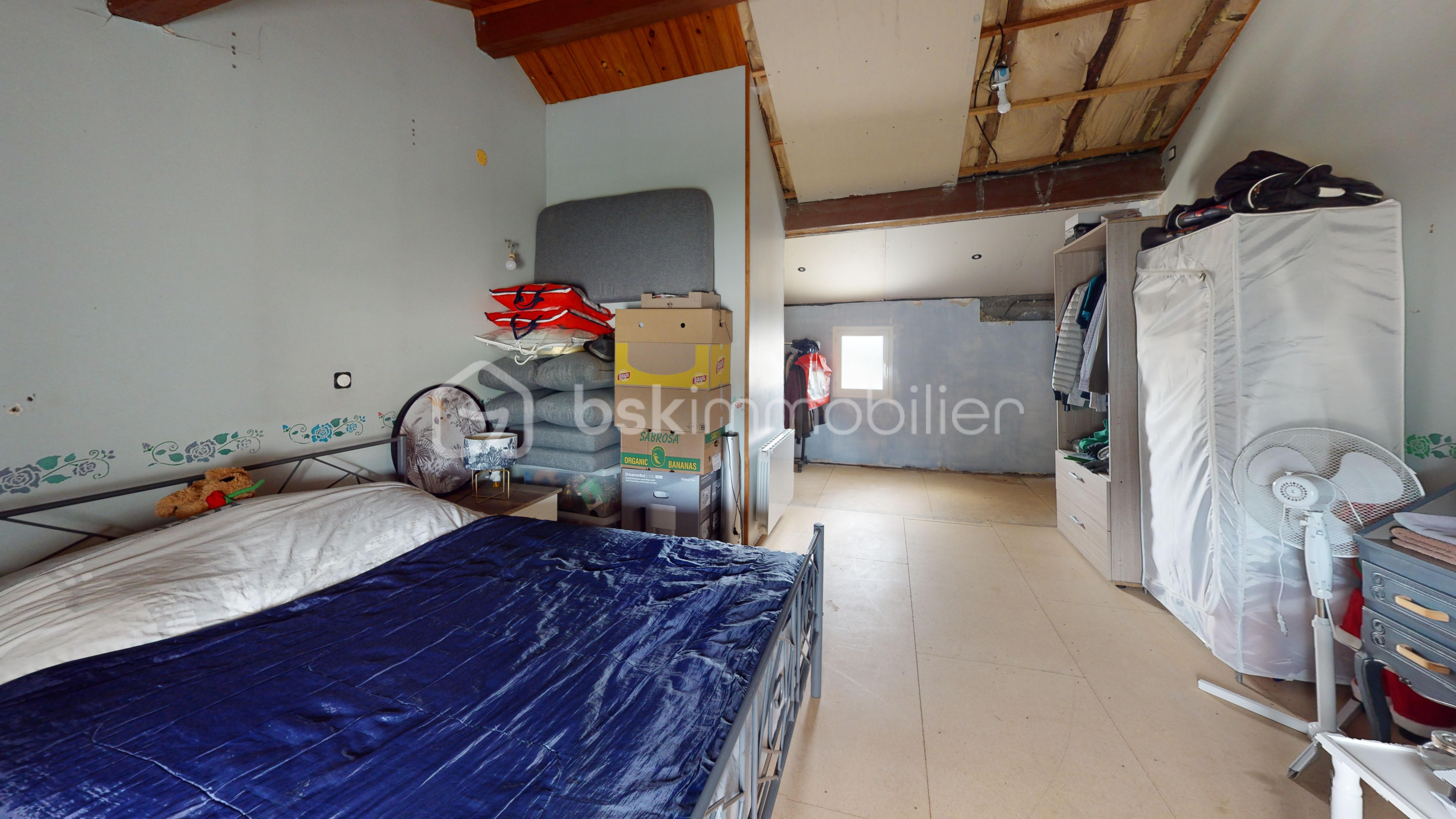 Tanzac-Bedroom 1.jpg