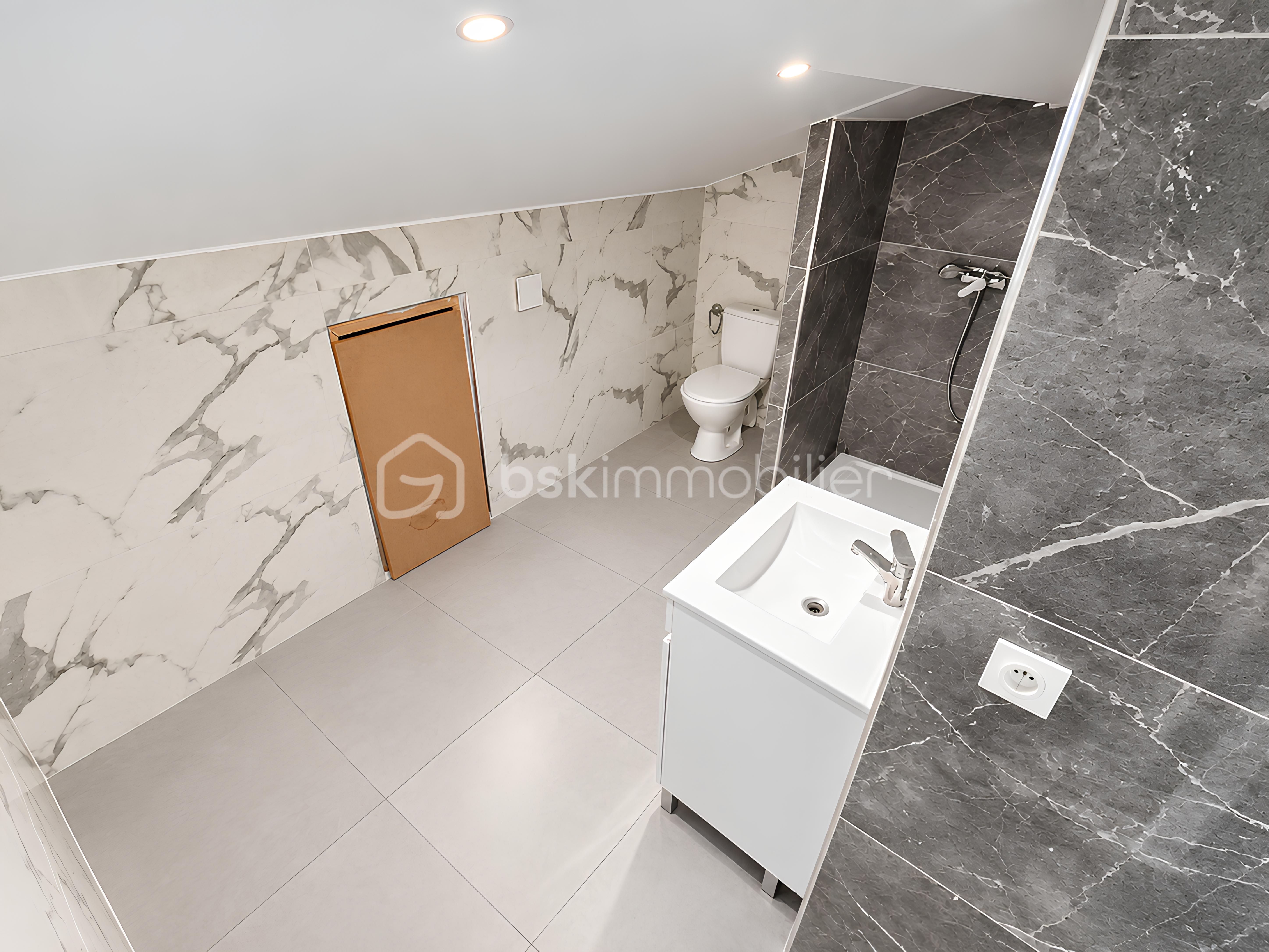 29 LE 1er Salle de bain A -.png