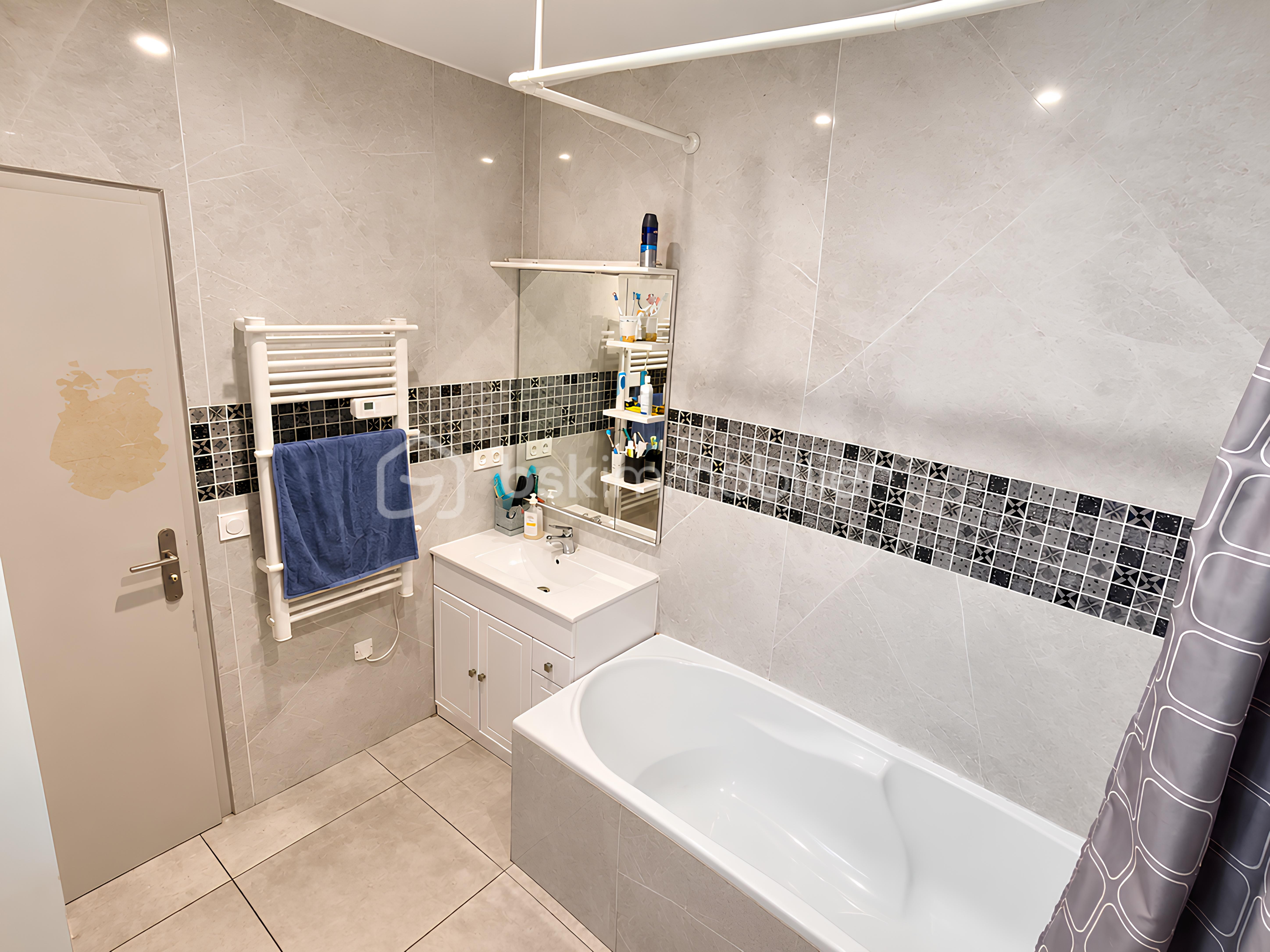 23 Salle de bain RDC B -.png