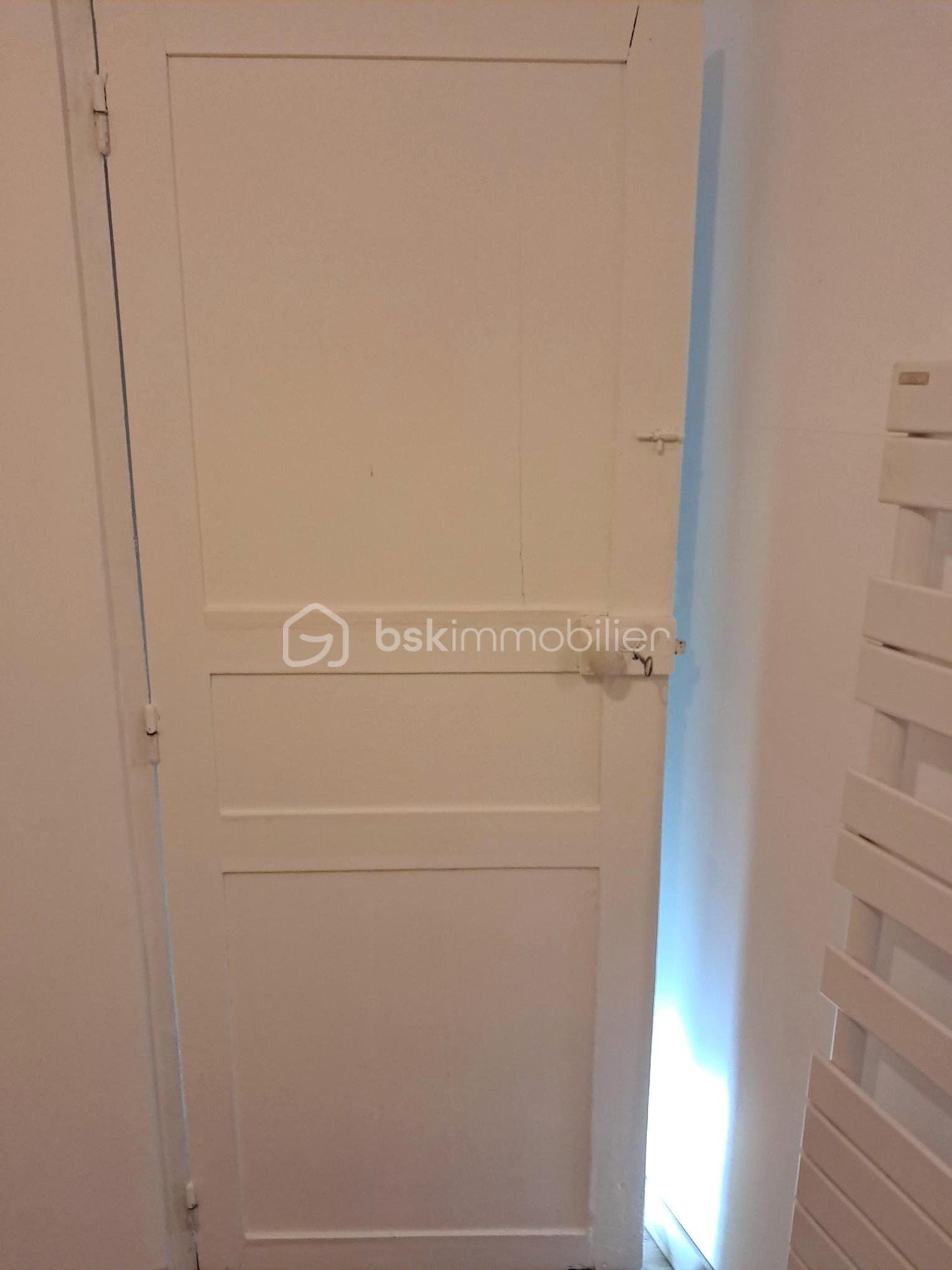 Maison ancienne de 127 m² - p-porte sdb.jpg