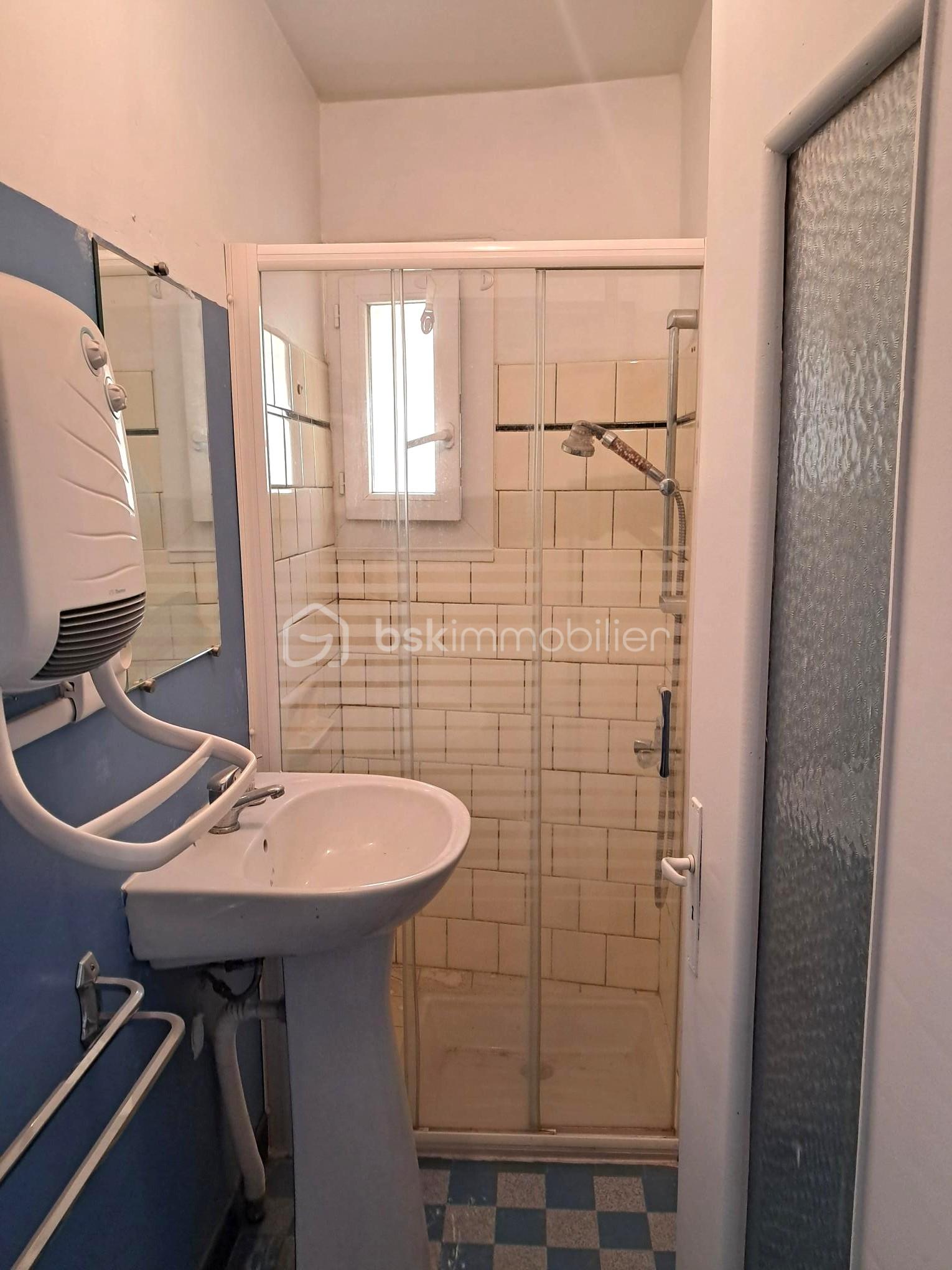 Maison ancienne de 127 m² - s-sdb2.jpg