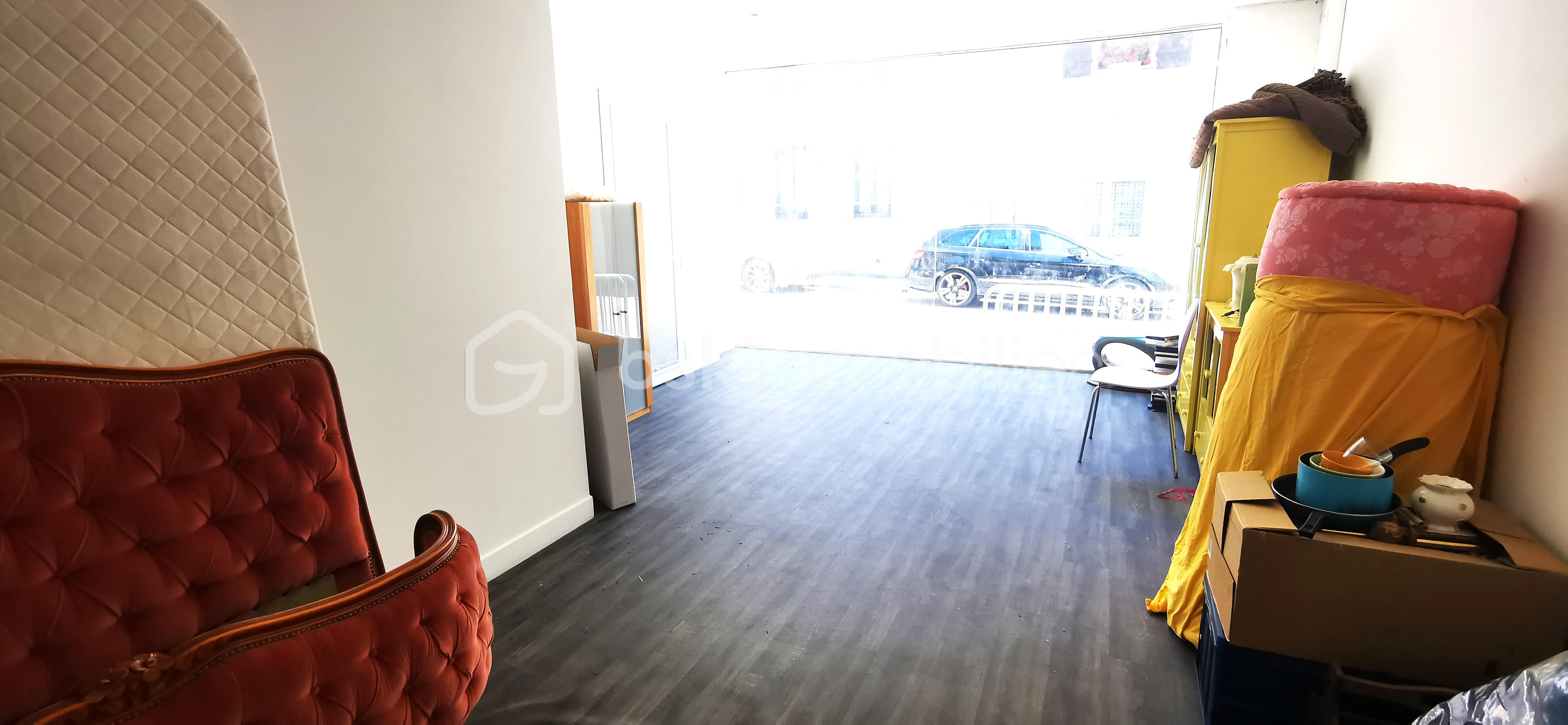 Immeuble mixte de 110 m² - LOCAL COMMERCIAL 1.jpg