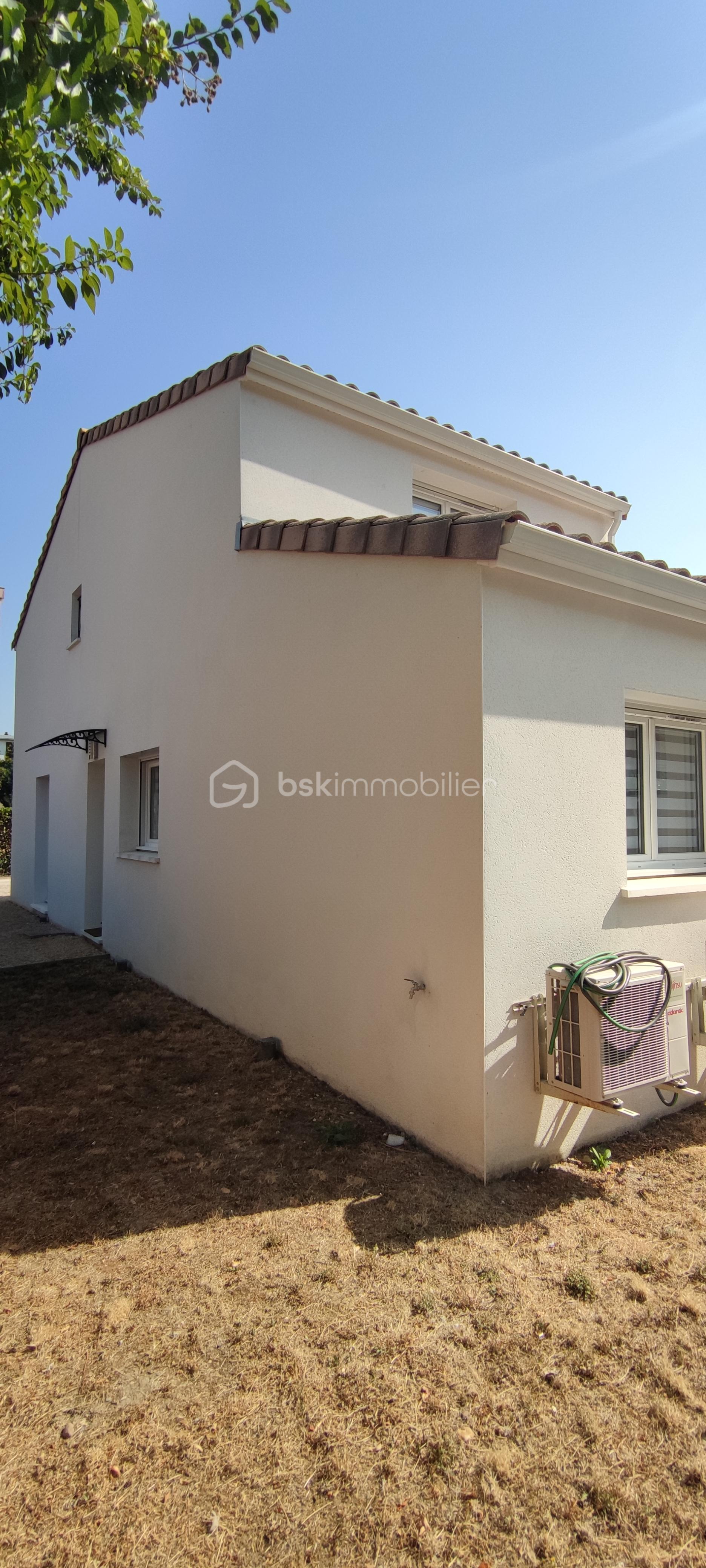 Maison de 95 m² - 1755198357179.jpg