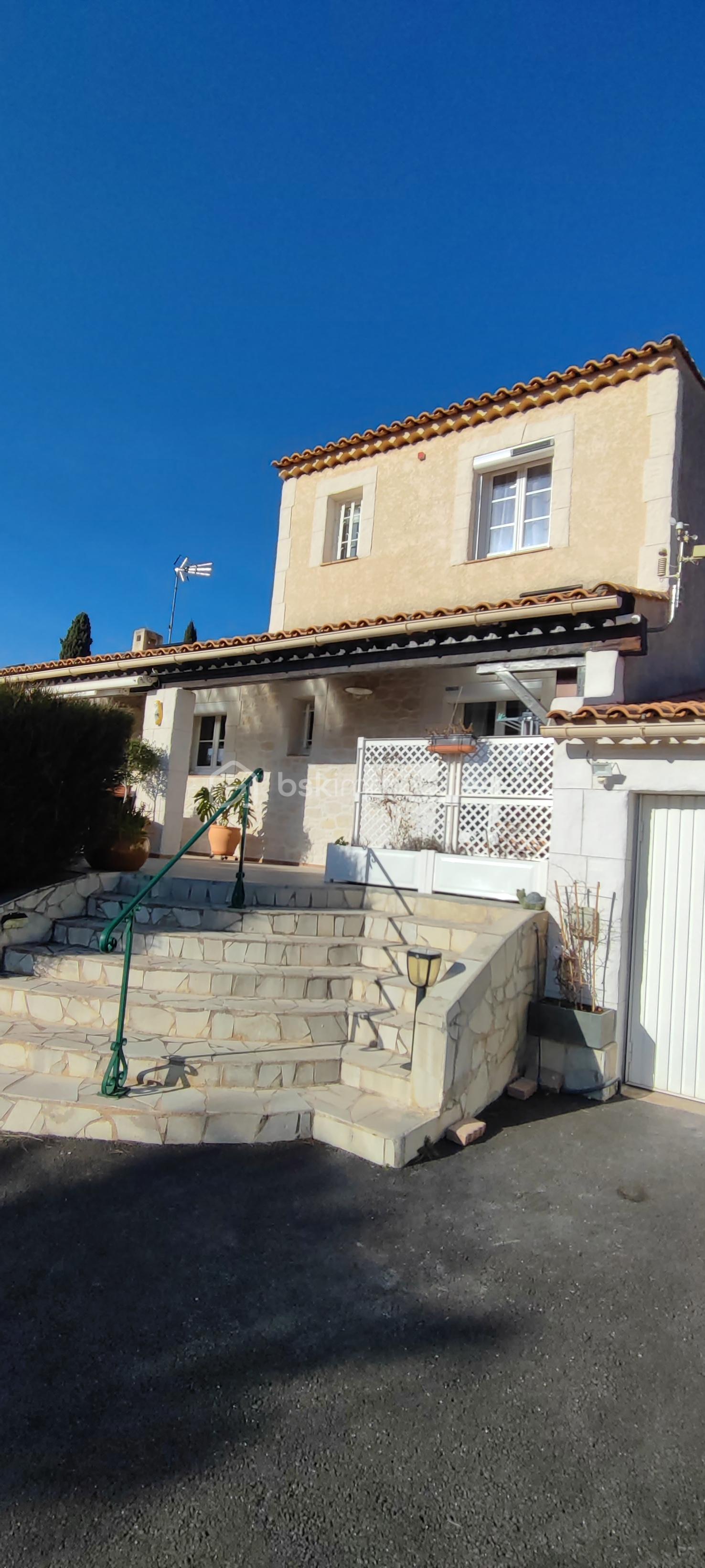 Maison traditionnelle de 99 m² - san fac avant.jpg