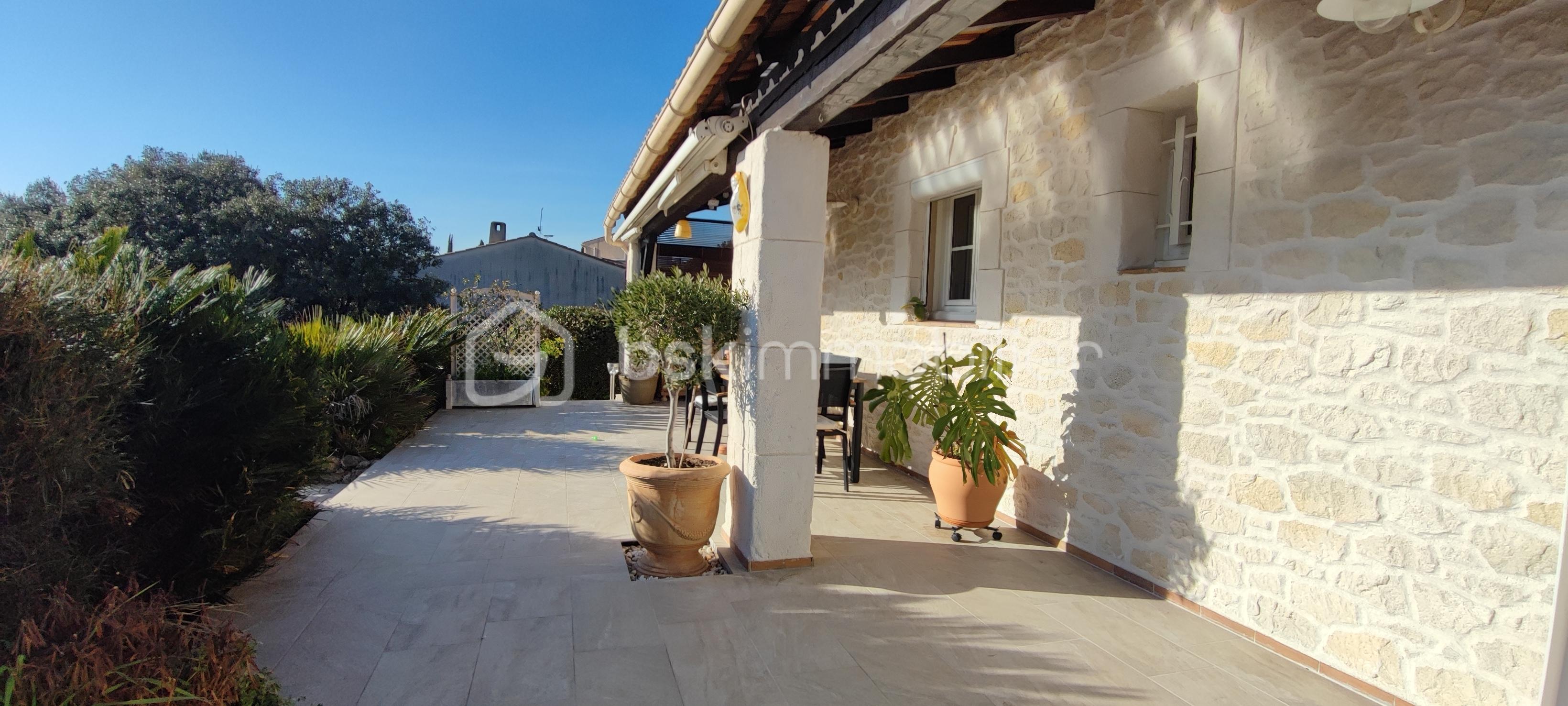 Maison traditionnelle de 99 m² - san terr Av 1.jpg