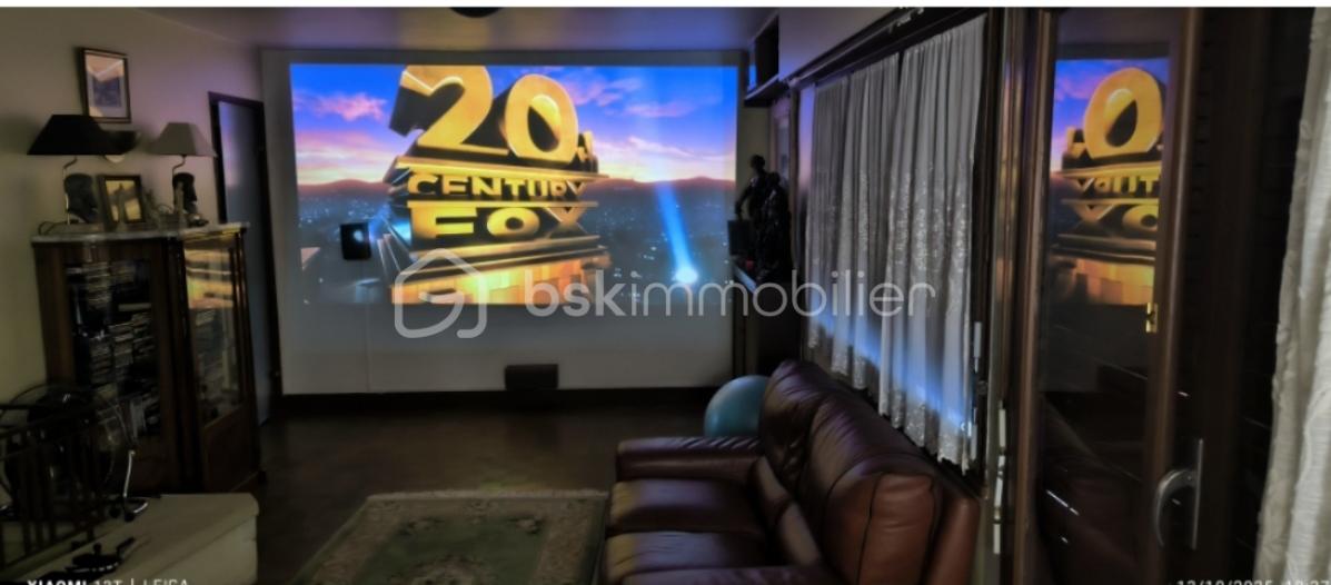 Pavillon de 230 m² - 1760473324281.jpg