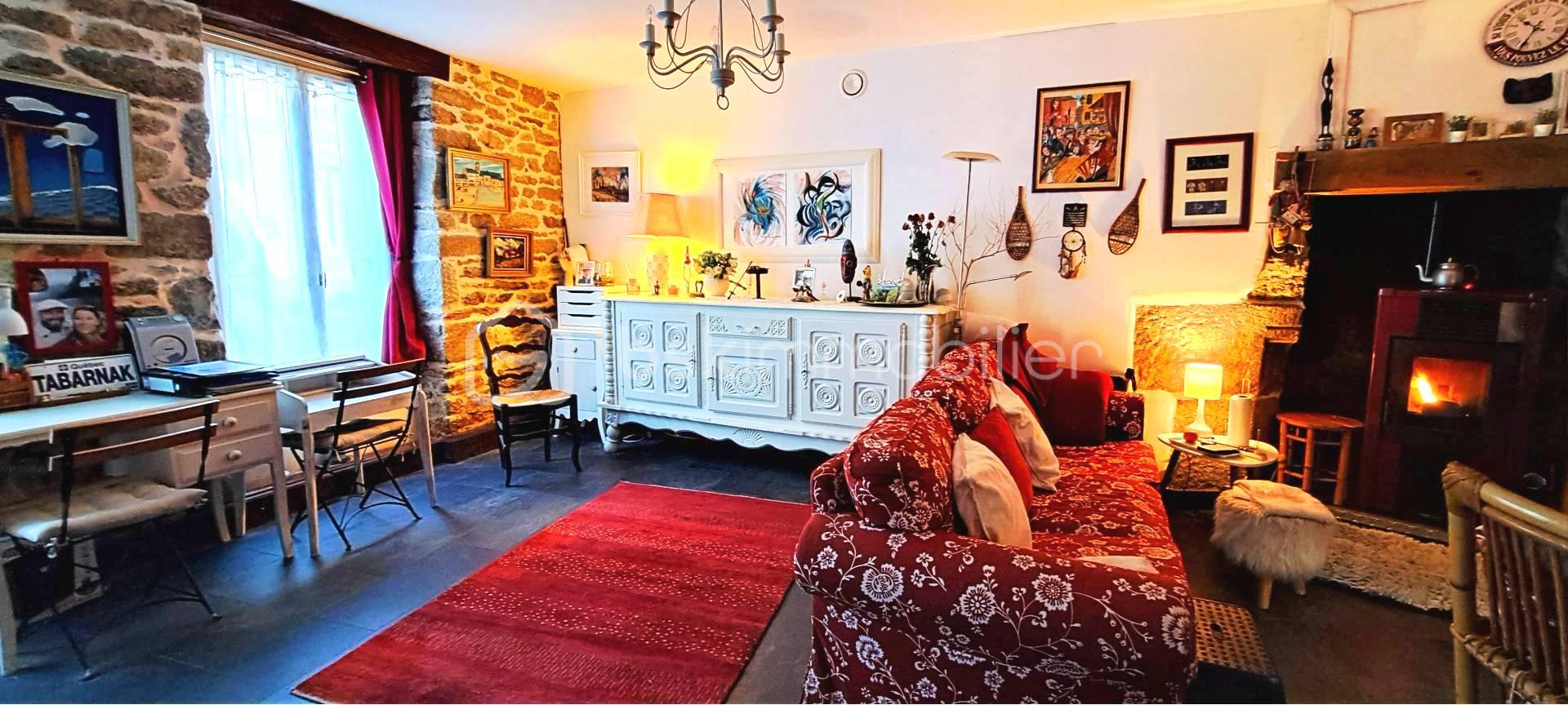 Maison de village de 109 m² - salon.jpg