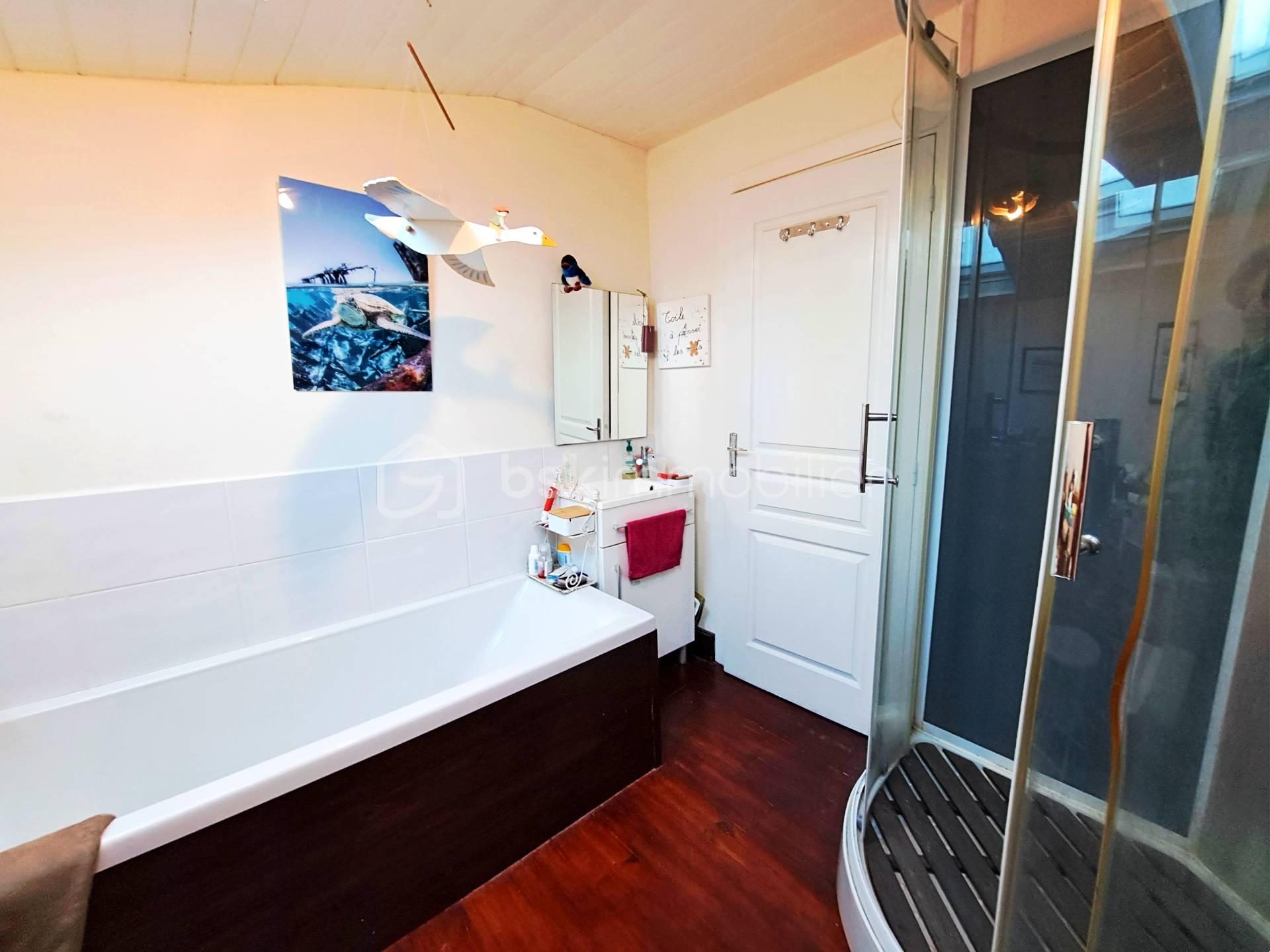 Maison de village de 109 m² - salle de bains 2.jpg
