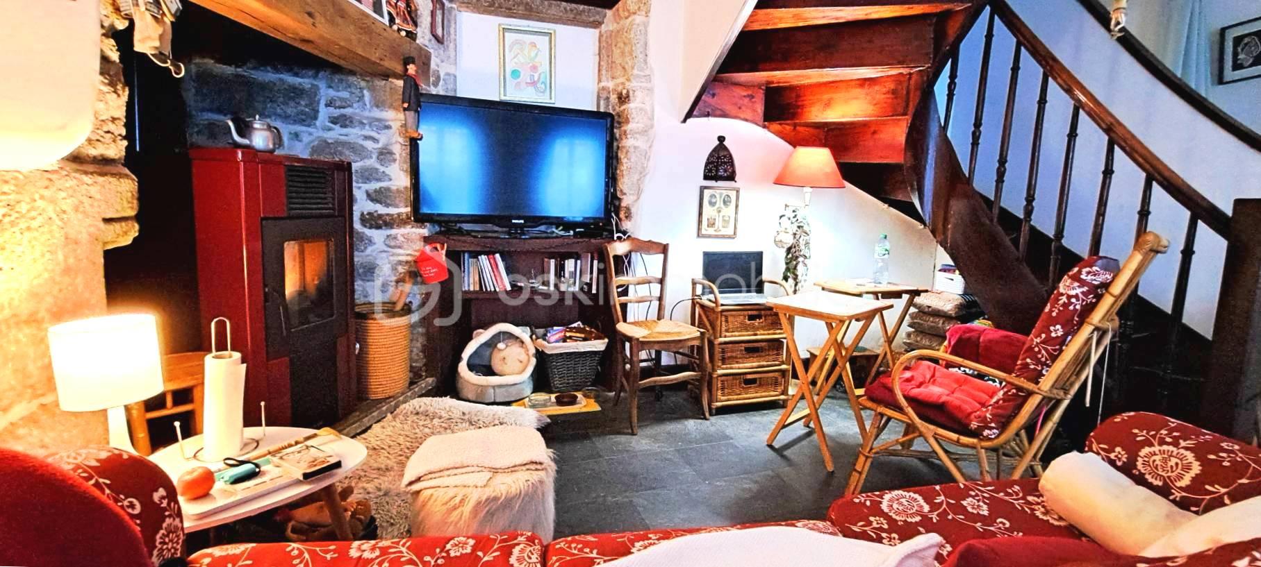 Maison de village de 109 m² - salon 2.jpg