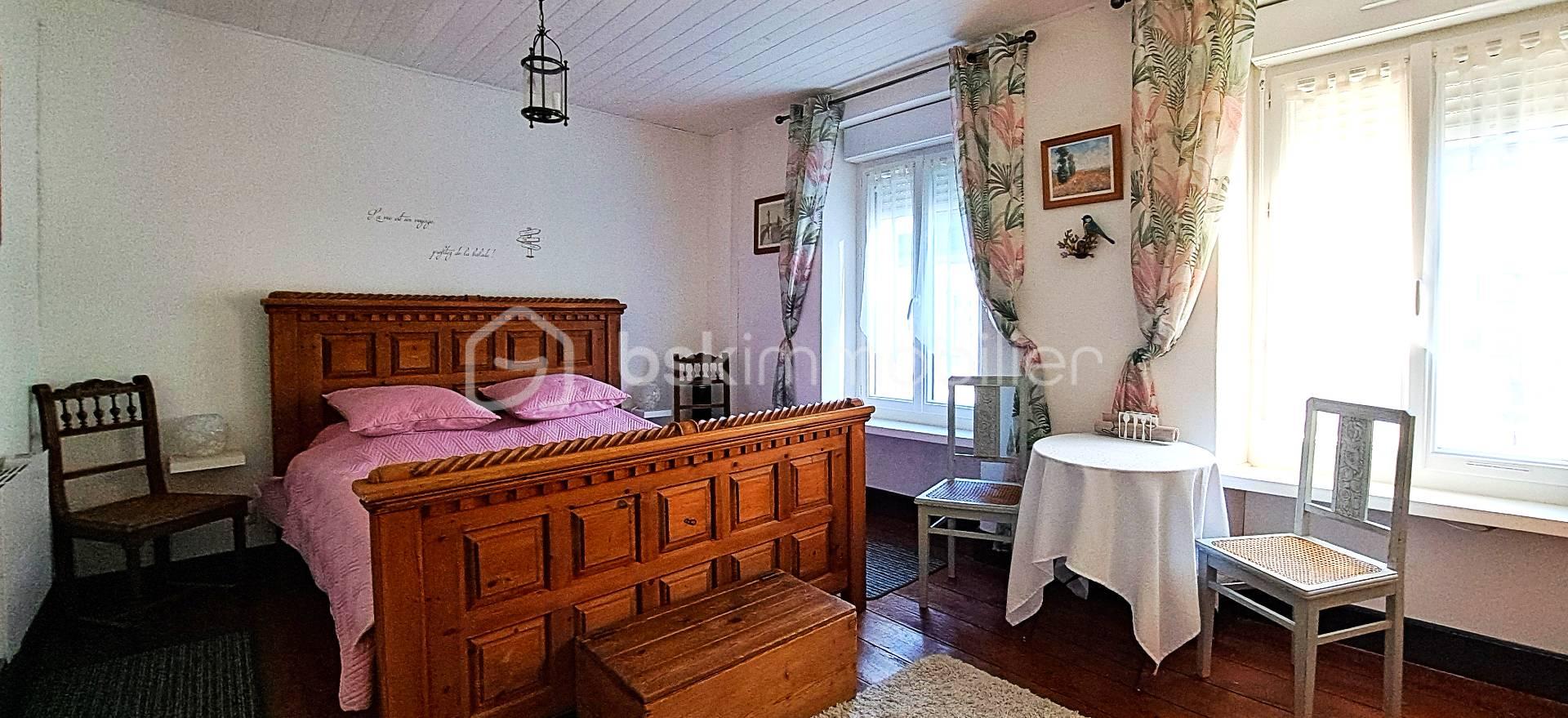 Maison de village de 109 m² - chambre 1.jpg