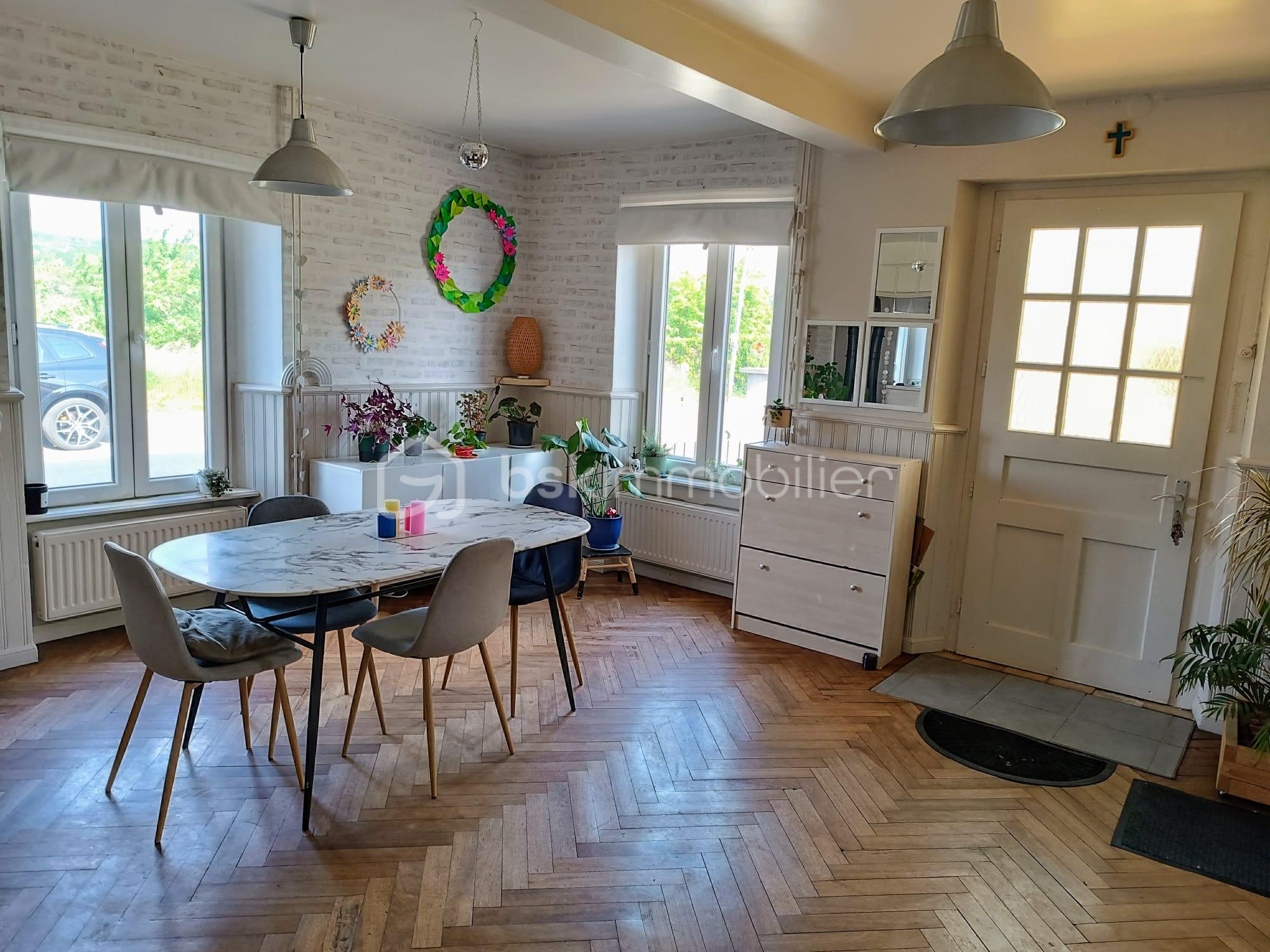 Immeuble de 321 m² - SALON V2.jpg
