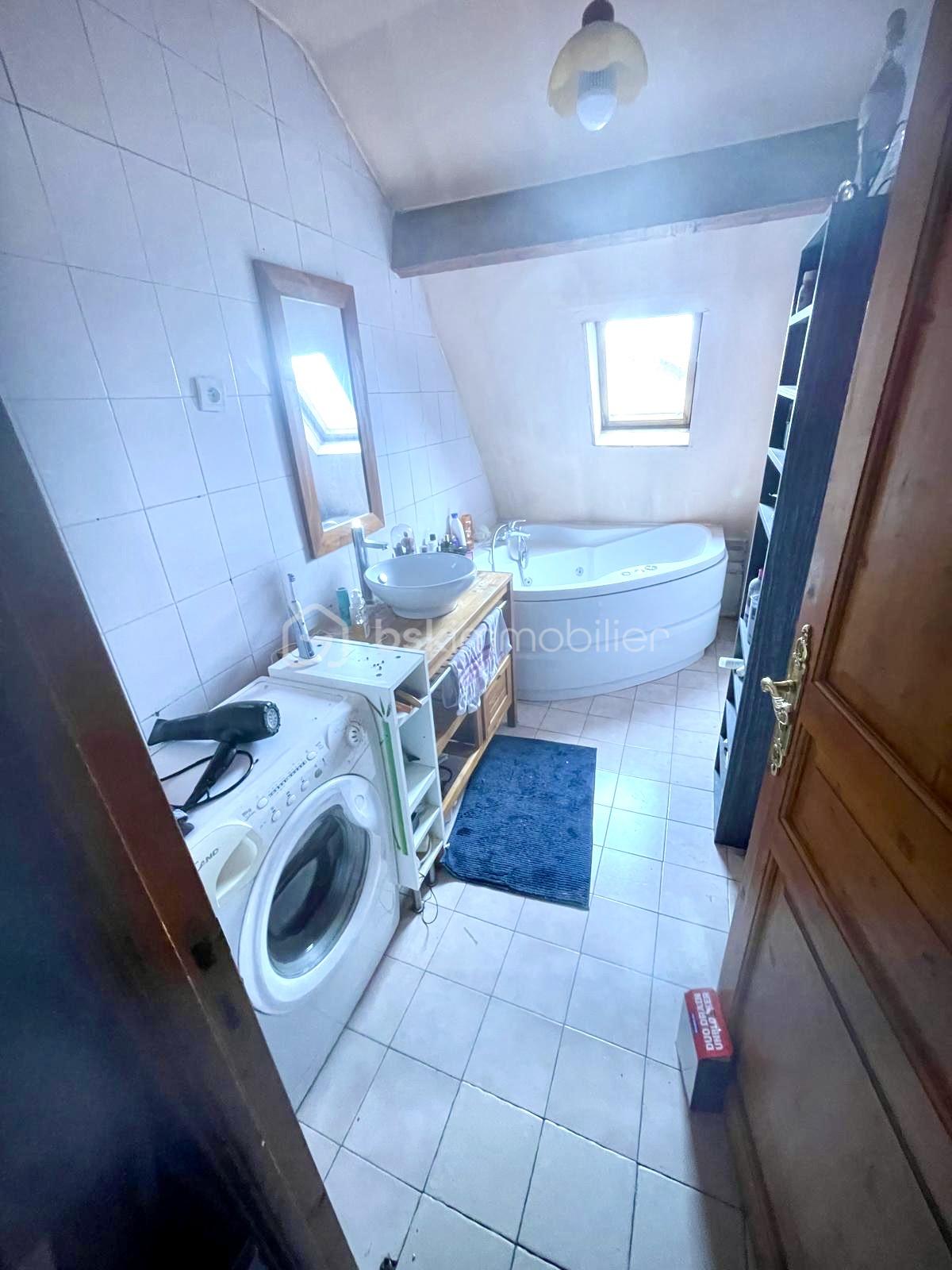 Maison de 245 m² - ae9f9126-489c-4dc5-b90a-22a4a6358ee1.jpg