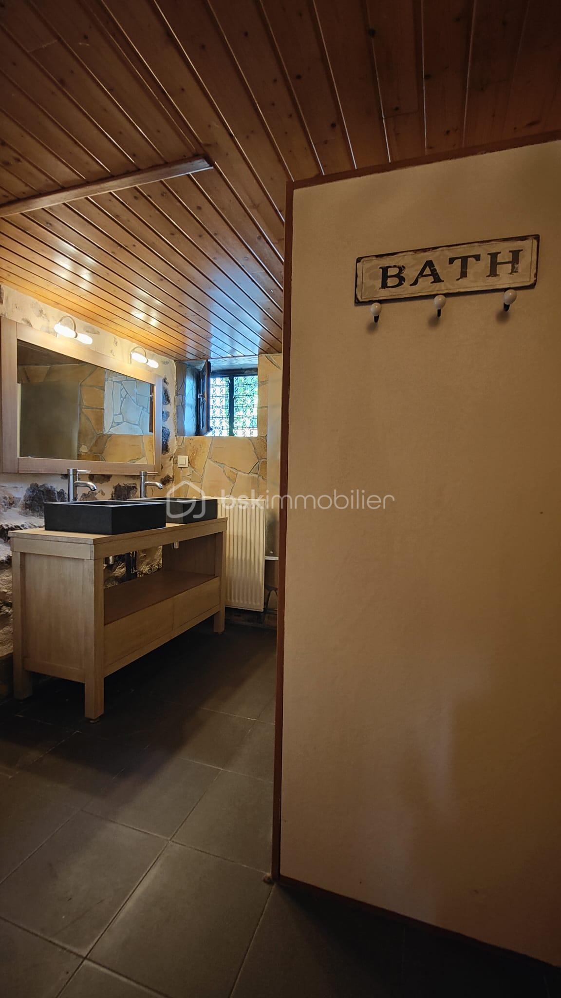 Maison de 75 m² - SDB1.jpg