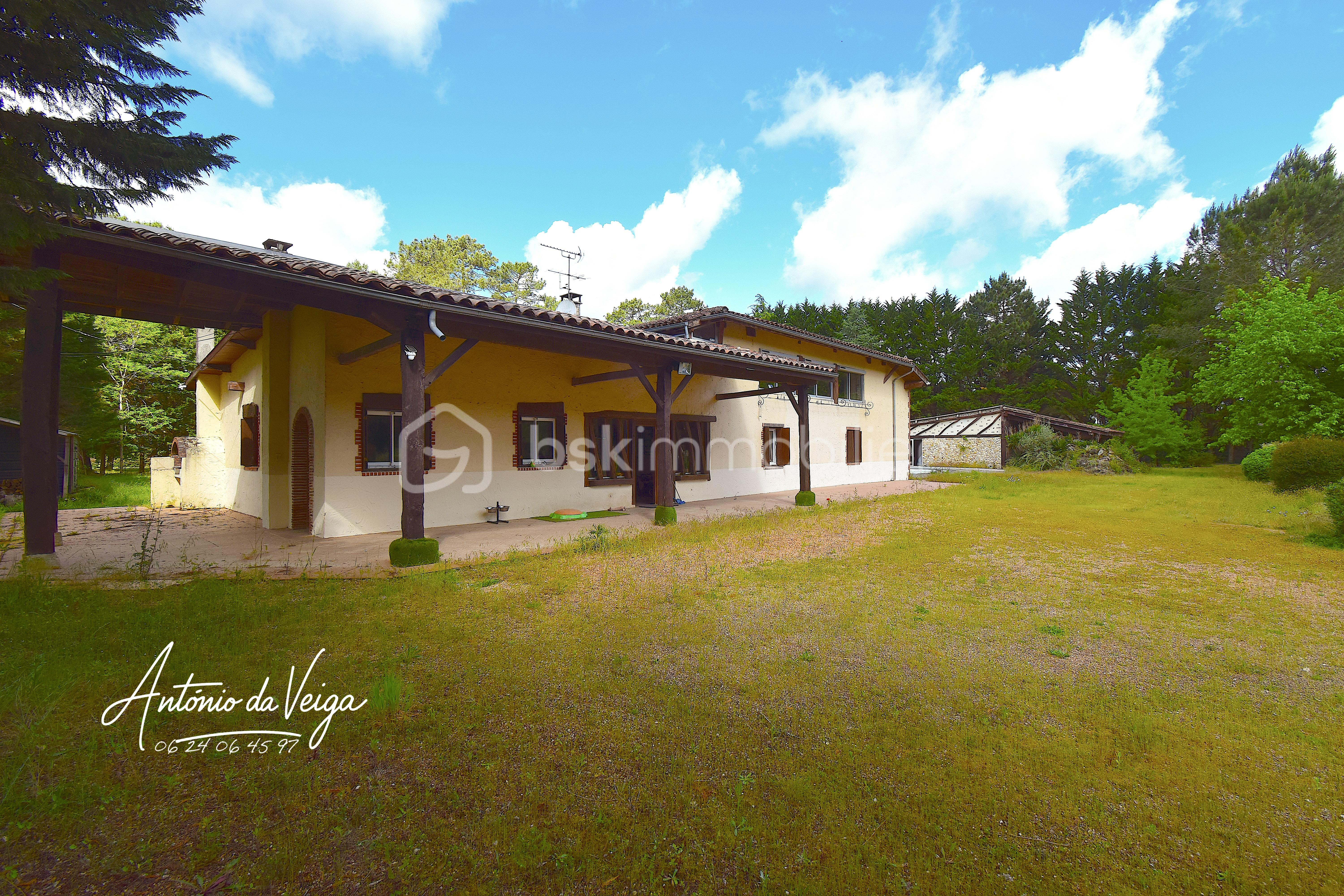 8 pièces 260 m² · à Herre · 260 m² · 390 000 €