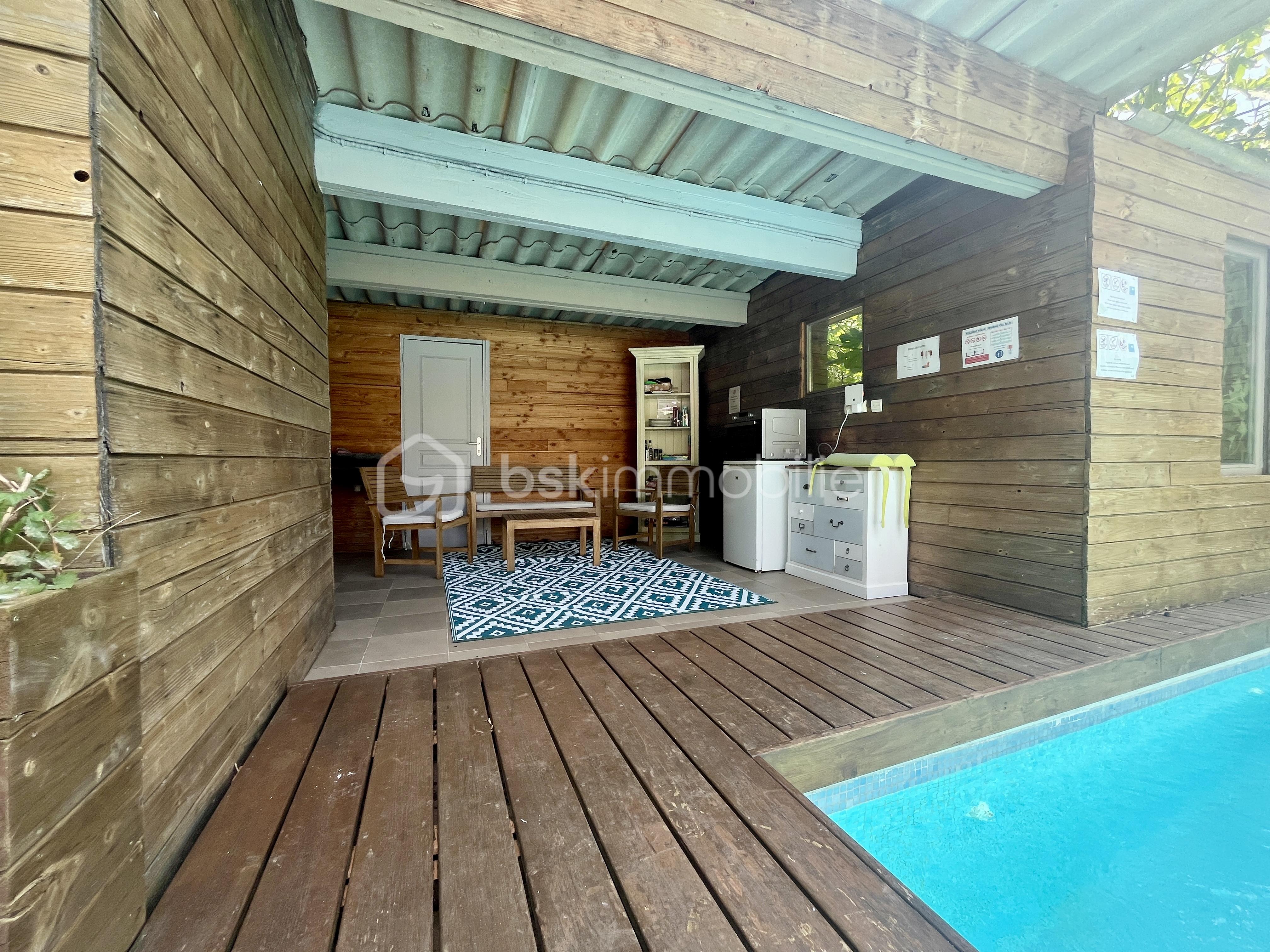 Poolhouse .JPG