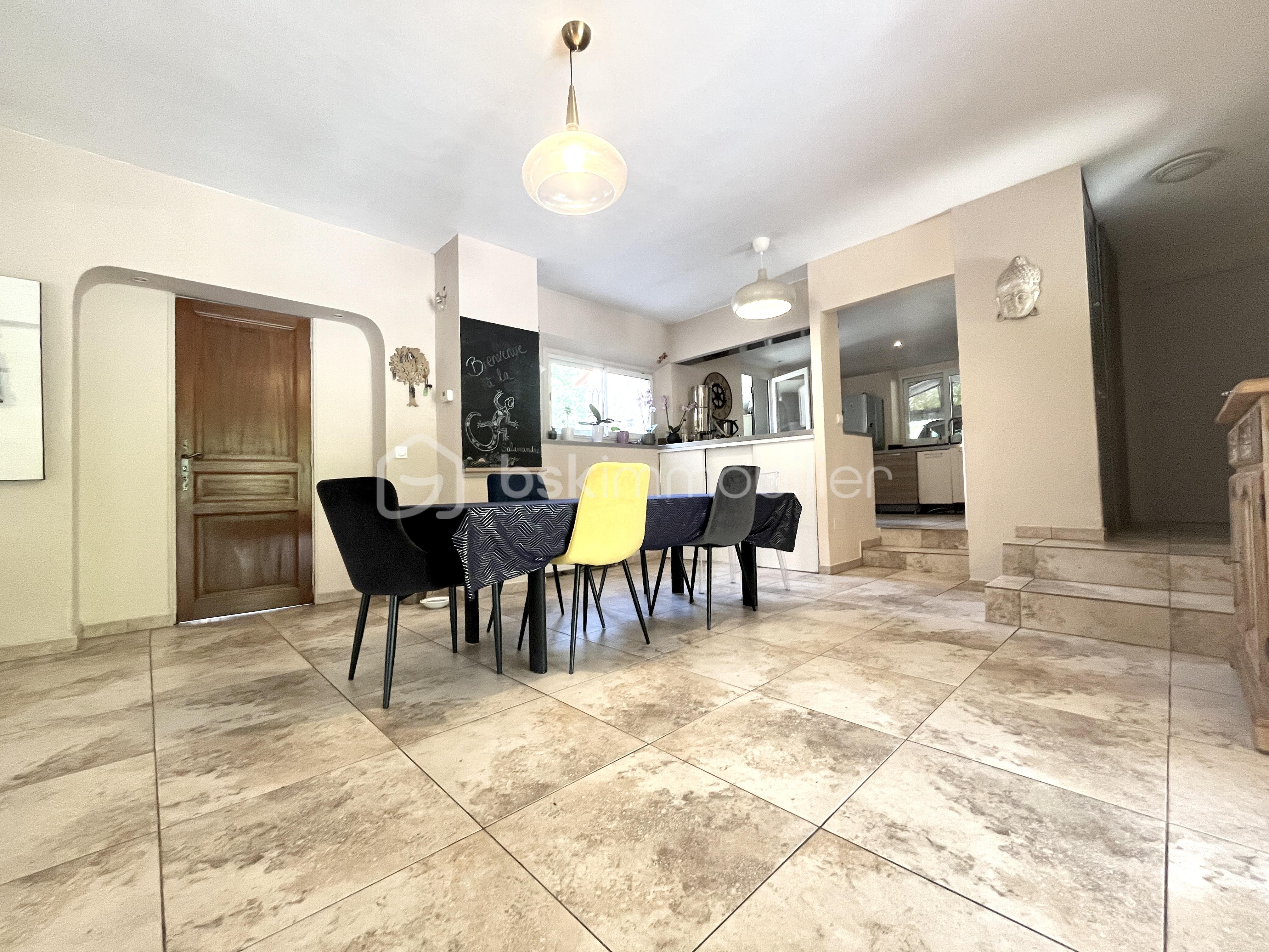 Salle à manger.JPG