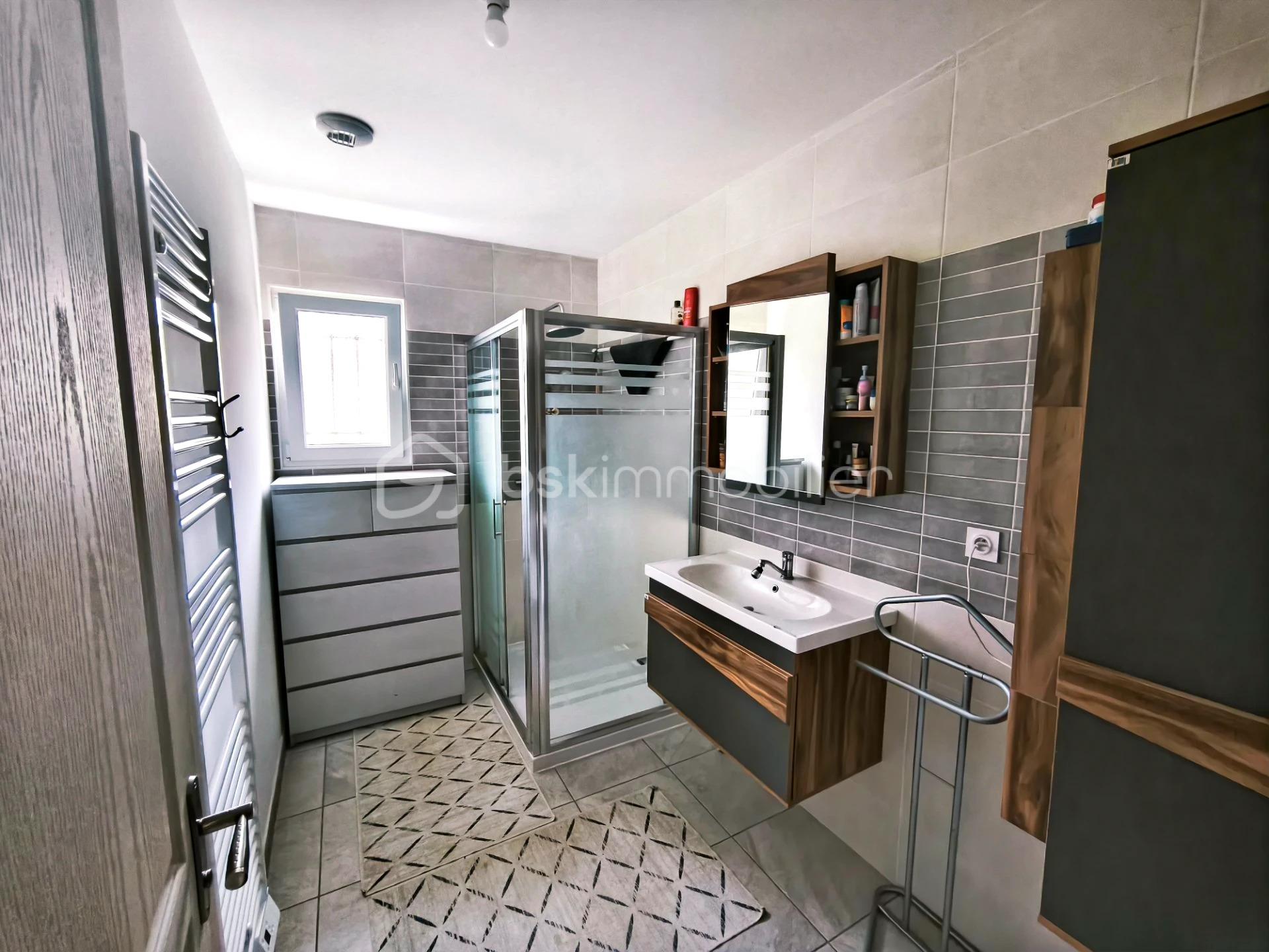 Seissan_salle-de-bain_61d8e25e.jpg