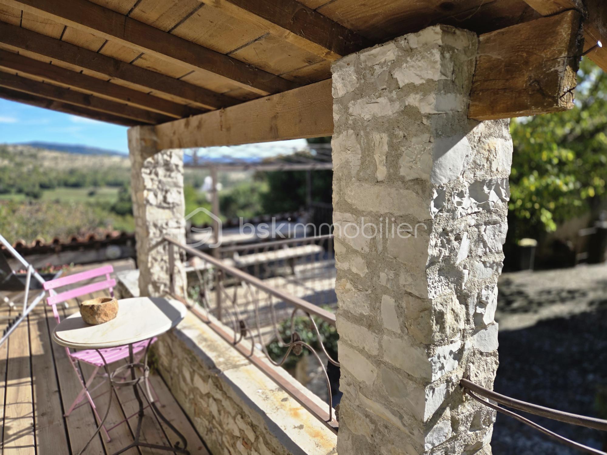 Mas de 210 m² - terrasse.jpg