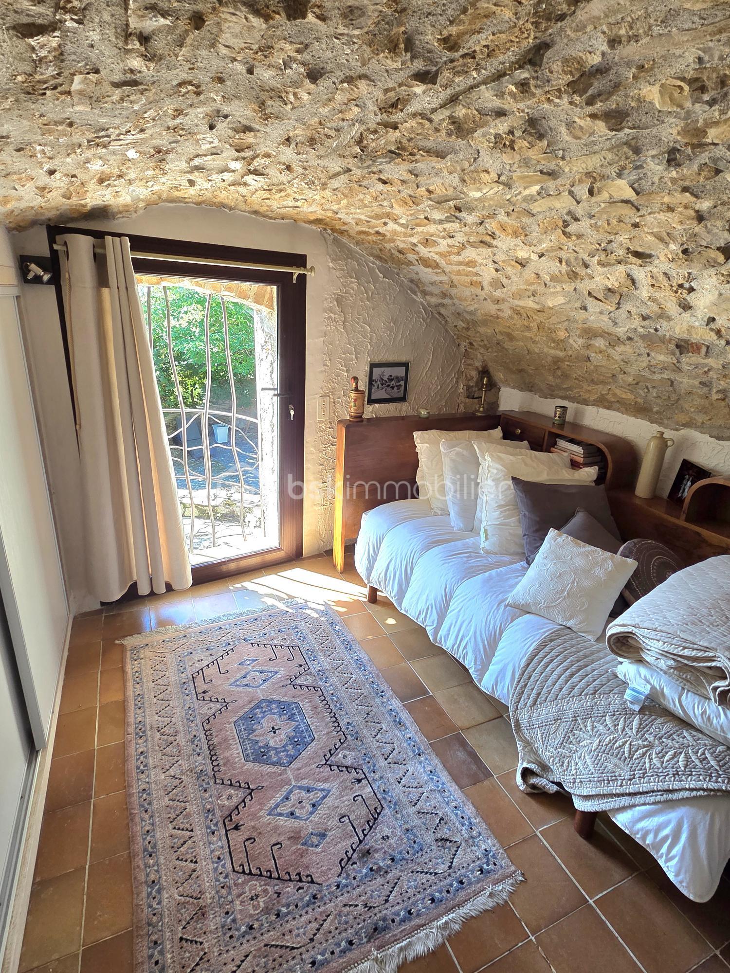 Mas de 210 m² - chambre 4.jpg