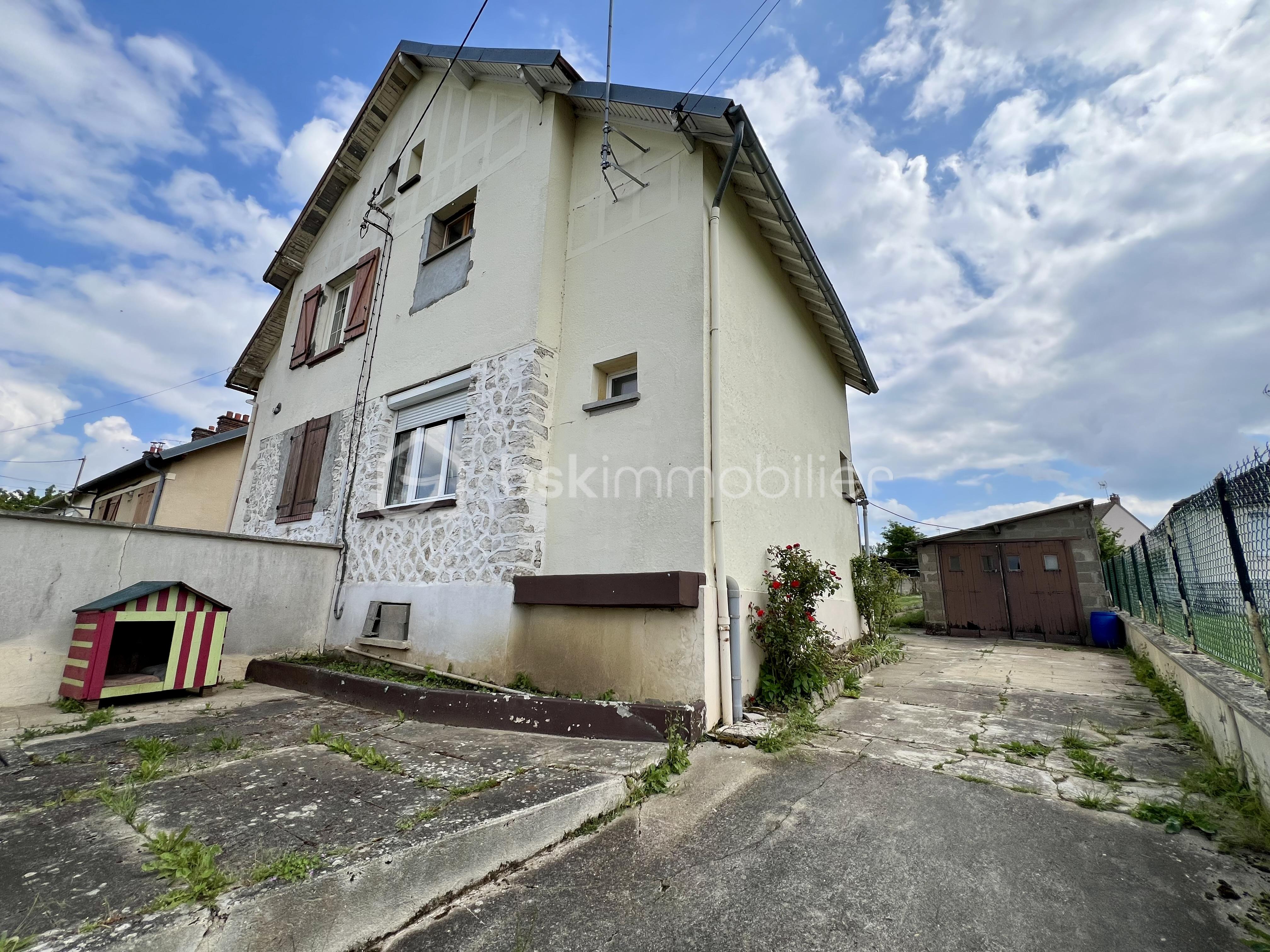 Maison 3 pièces 80 m² · à Courtenay · 80 m² · 95 000 €