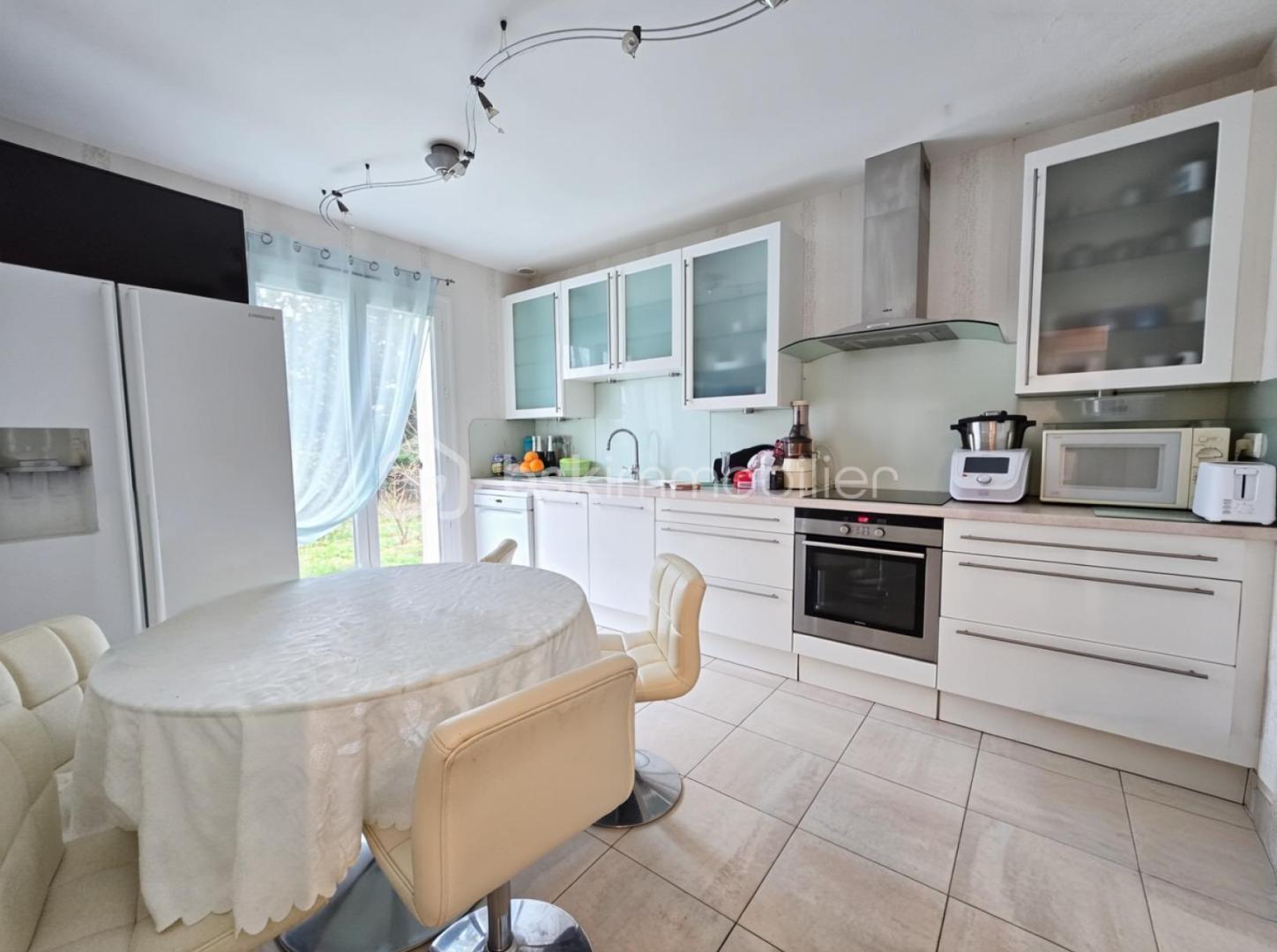 Maison traditionnelle de 110 m² - e5e868c275fd962-1.jpg