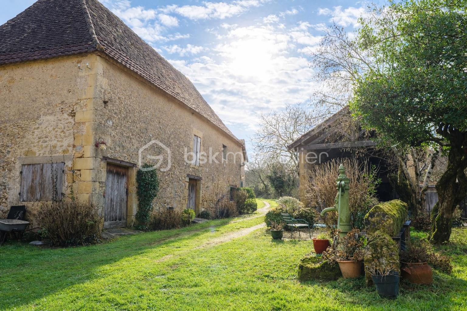 Maison en pierre de 215 m² - 150B0DEE-3388-44FC-A049-A7F814B546E5.png