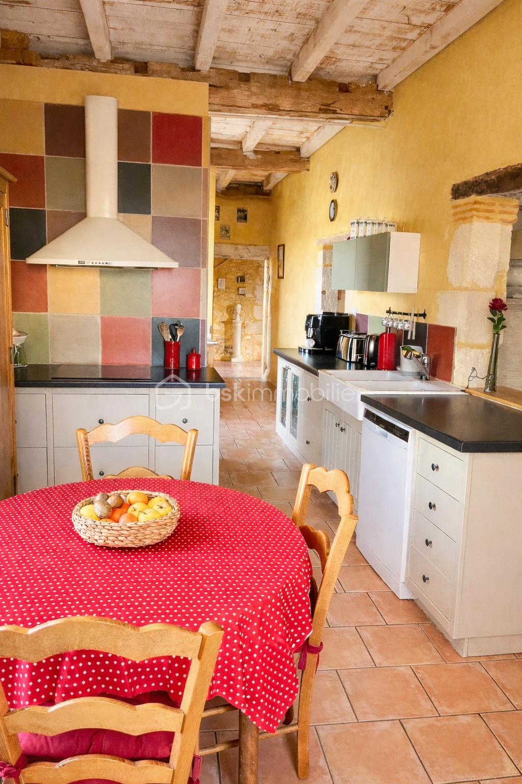 Maison en pierre de 215 m² - 4D0727BC-37E5-497B-9201-0DC0718260B5.png