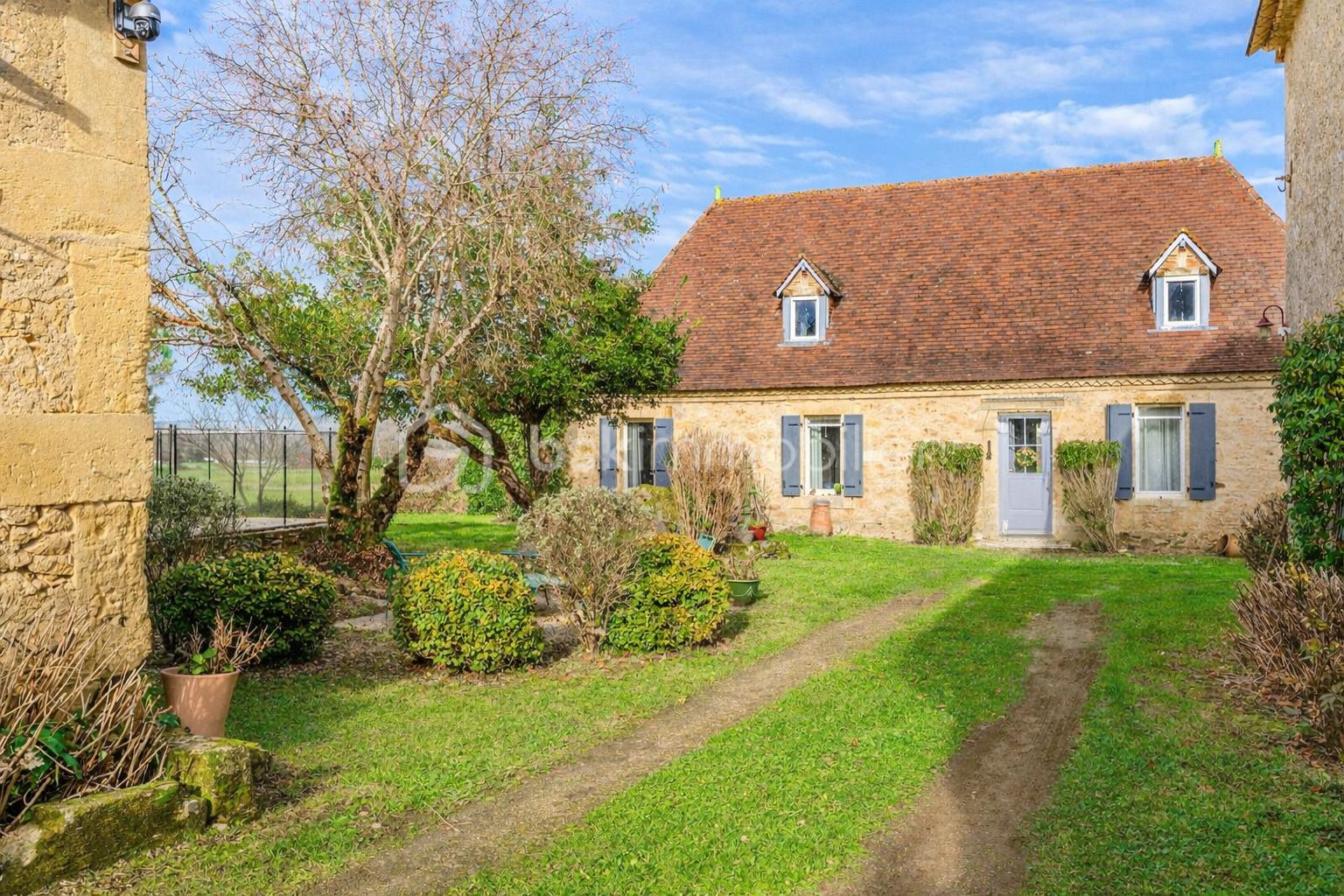 Maison en pierre de 215 m² - 8466D358-FD7B-44D5-BDEE-9006D4A2A253.png