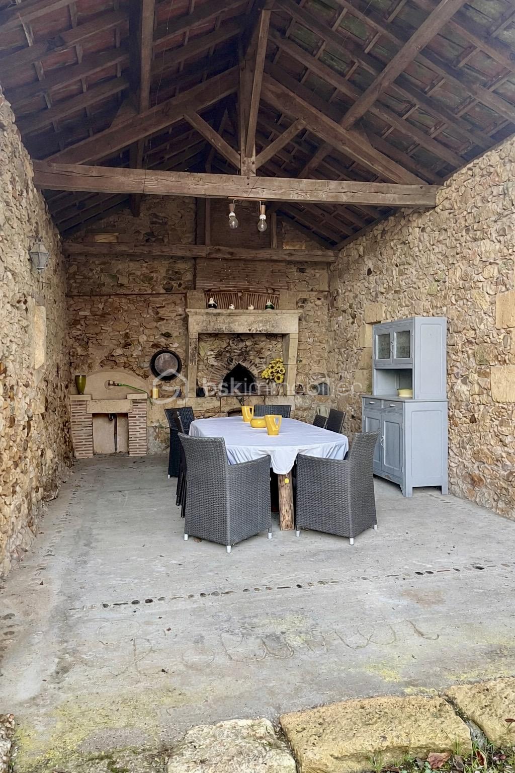 Maison en pierre de 215 m² - FC988DB6-7763-432D-9DF8-39344EA1BC27.jpeg