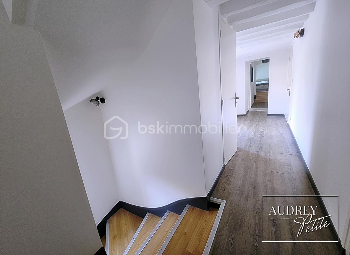 Maison de village de 171 m² - couloir palier.jpg