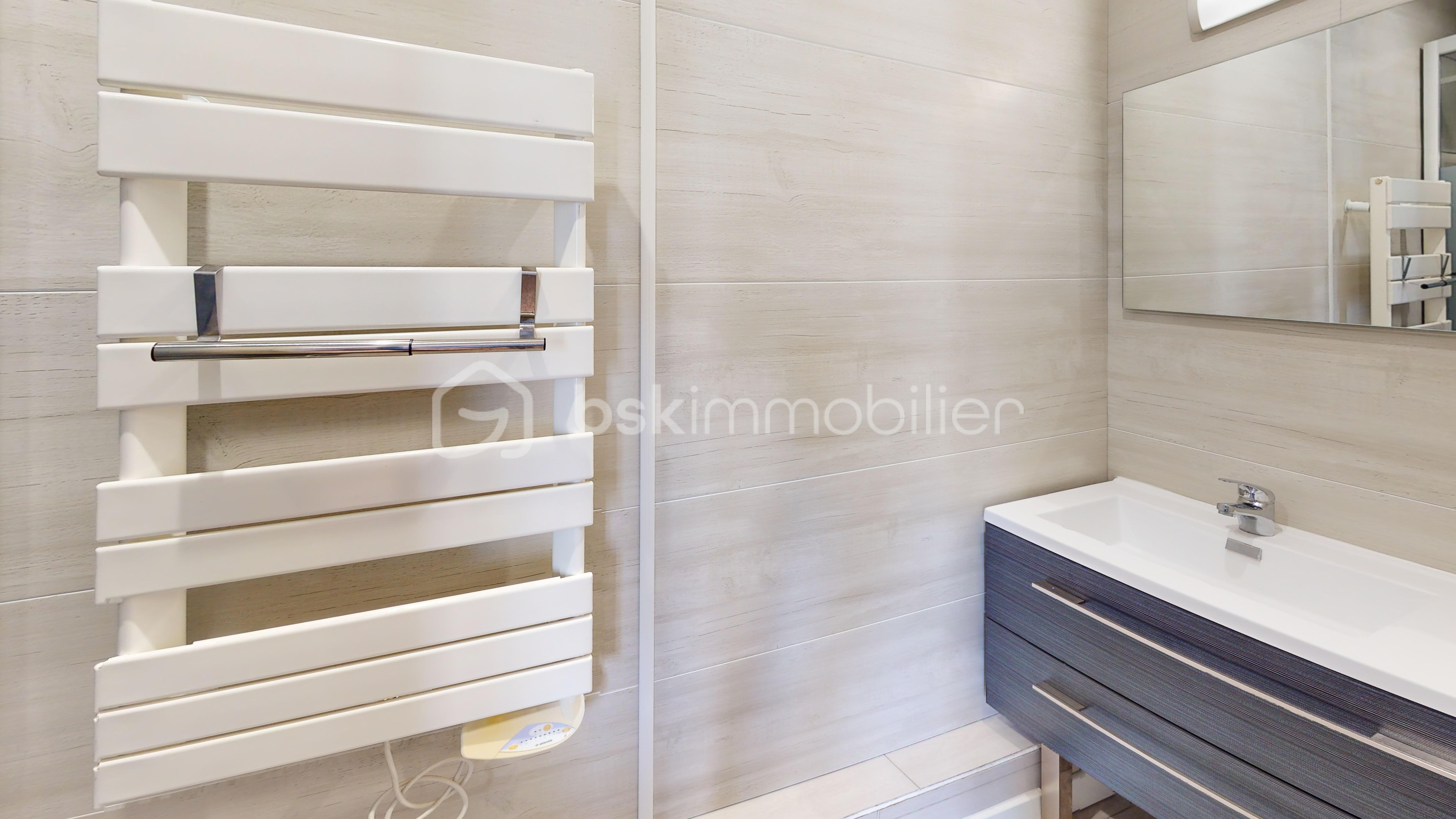 Maison de 124,50 m² - CHATEAU-LANDON-Bathroom(2).jpg