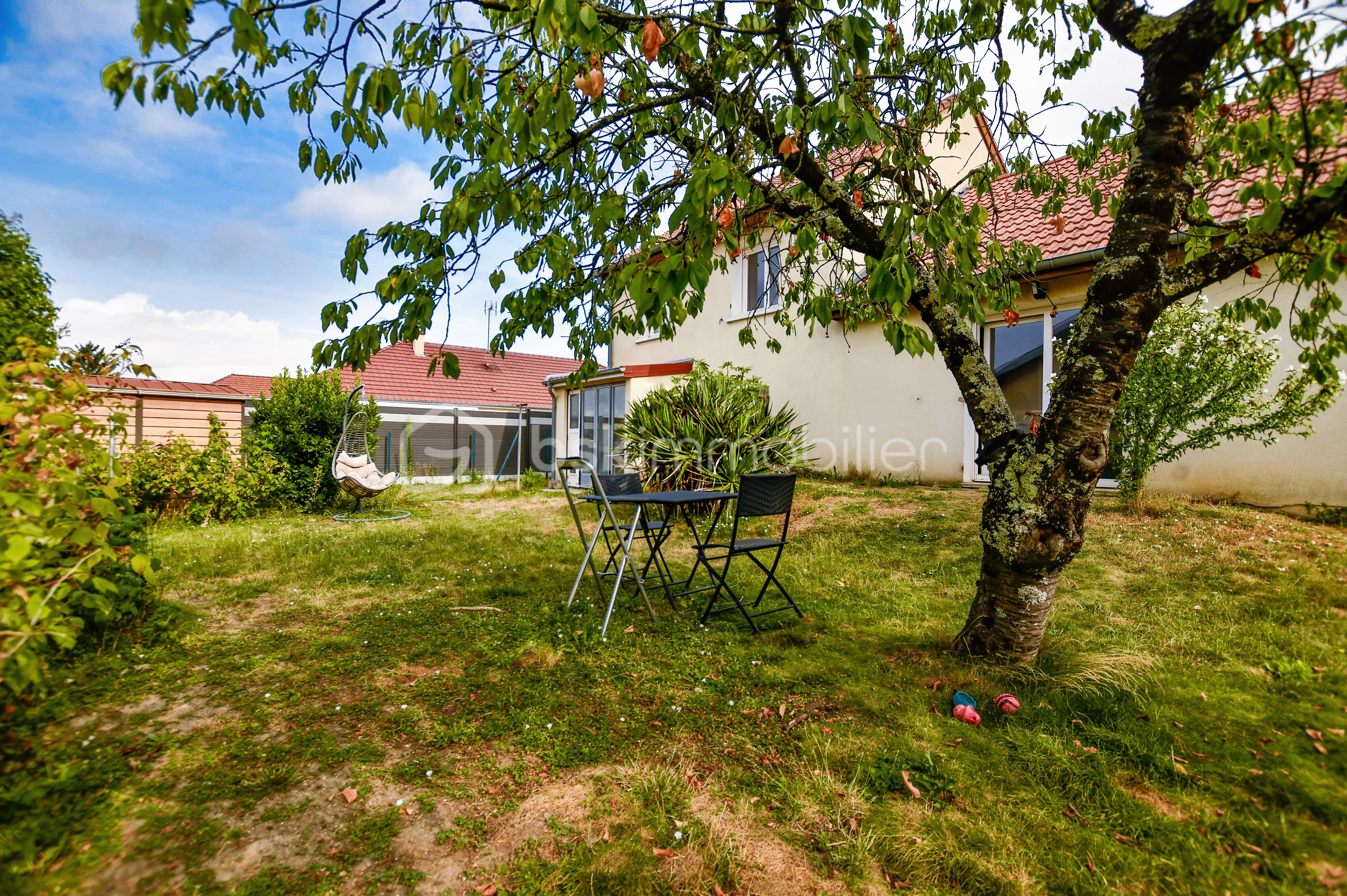 Pavillon de 100 m² - Maison de Villiers en Lieu M LUKASZEWIEZ et MME COEFFIER25.jpg