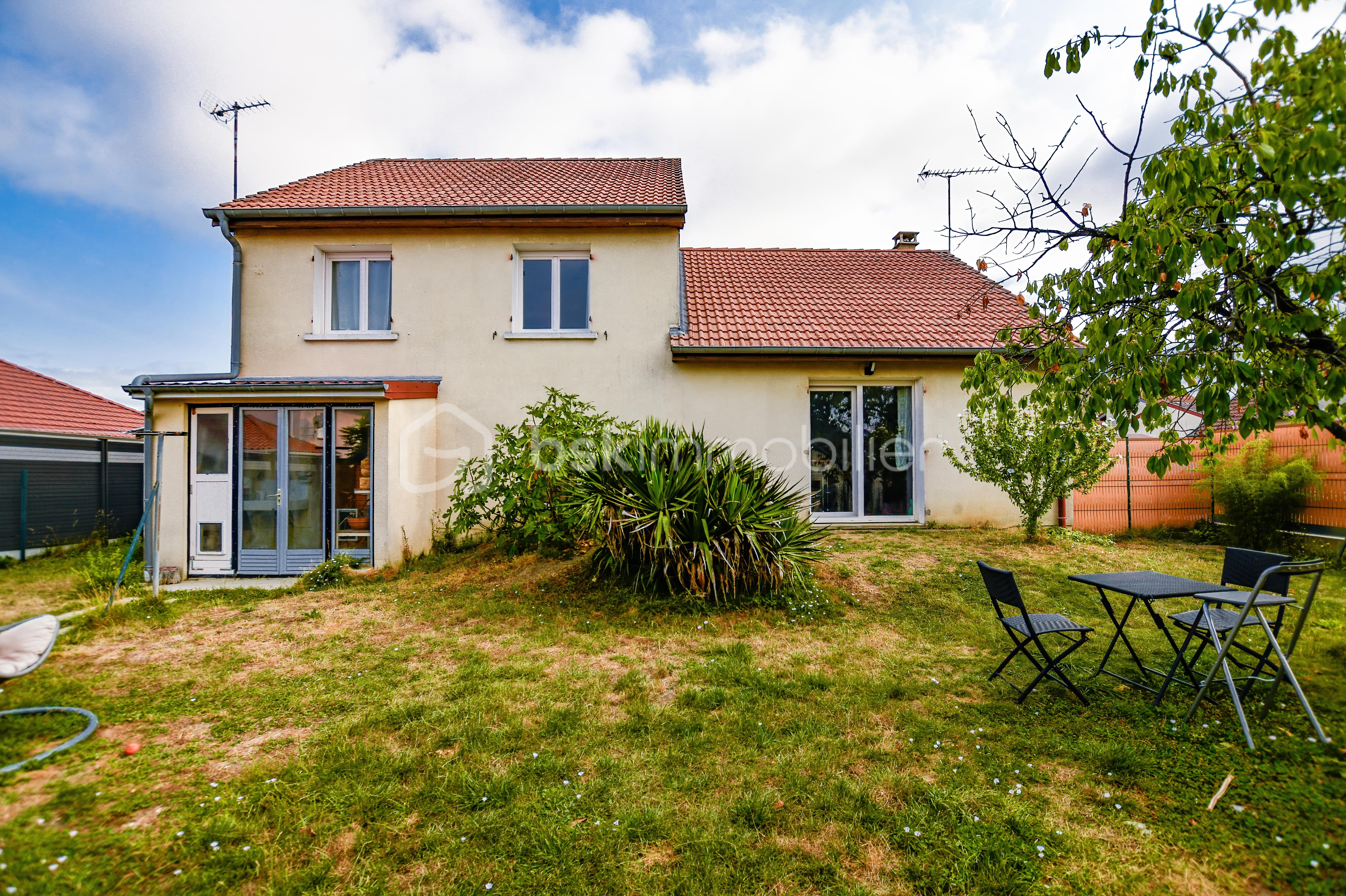 Pavillon de 100 m² - Maison de Villiers en Lieu M LUKASZEWIEZ et MME COEFFIER24.jpg