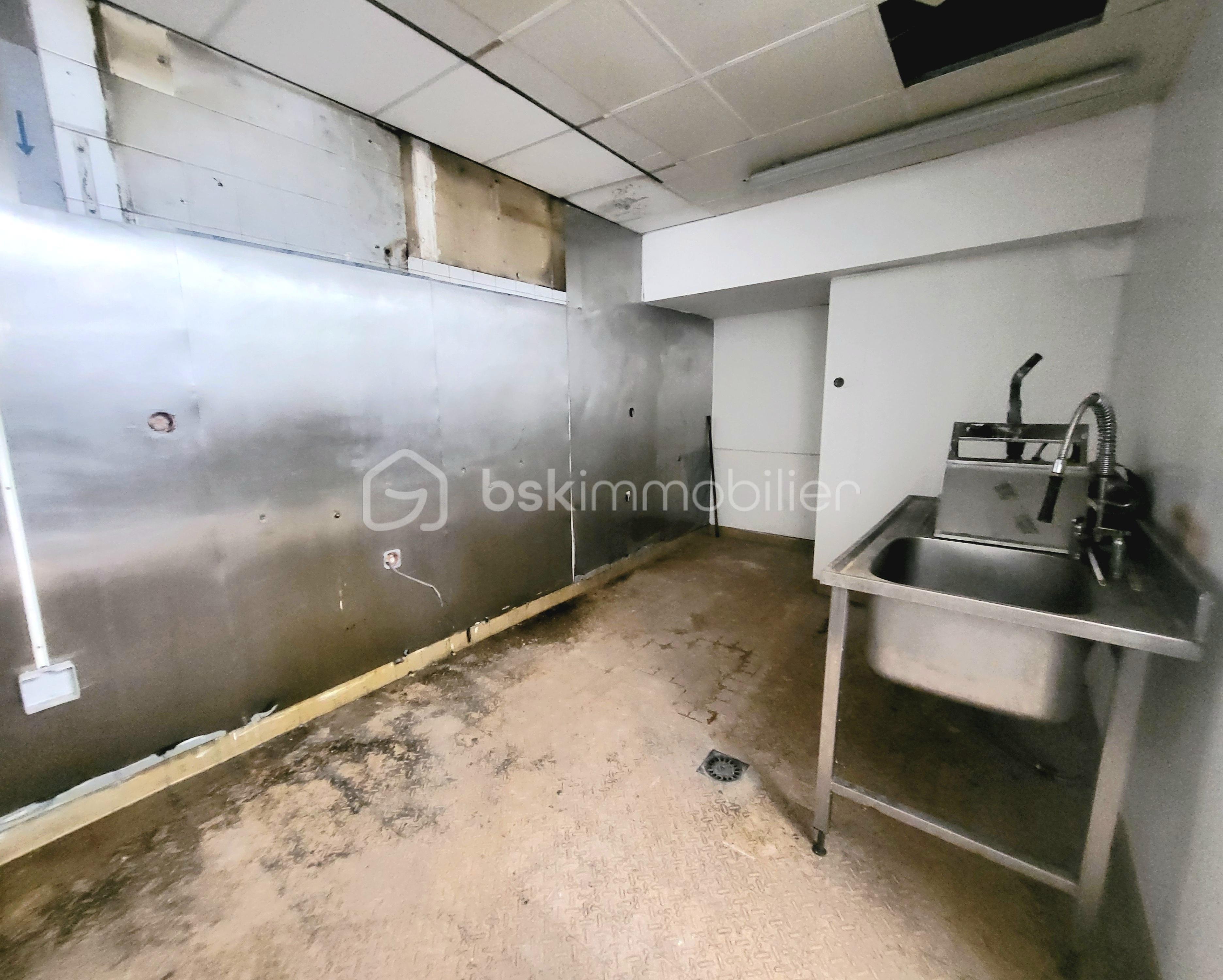 Local commercial de 90,94 m² - Local cuisine.jpg