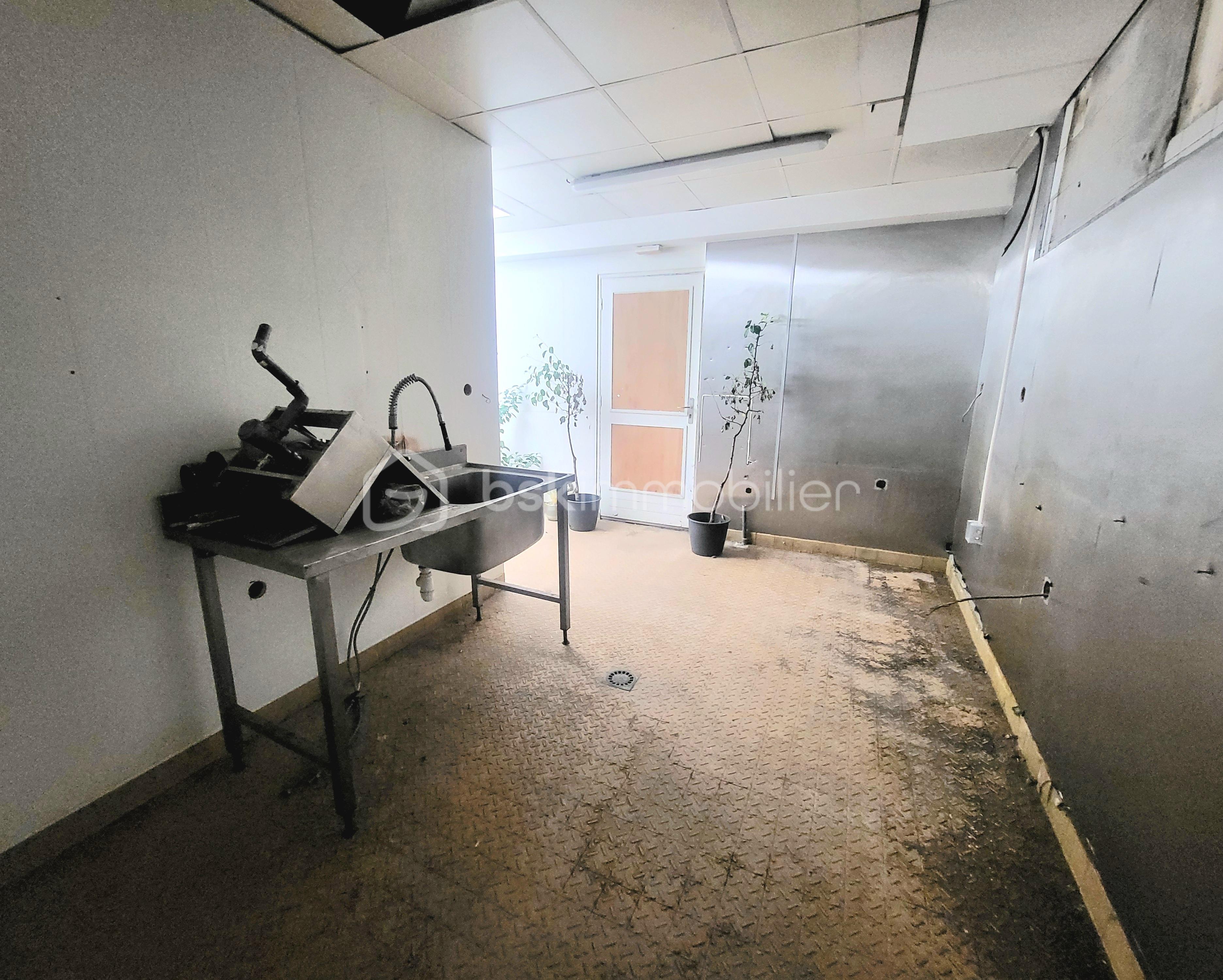 Local commercial de 90,94 m² - Local cuis 2.jpg
