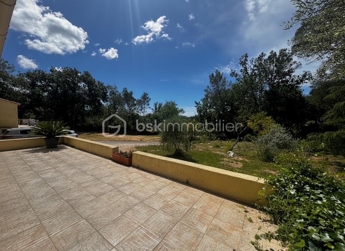 Terrasse devant maison.jpg