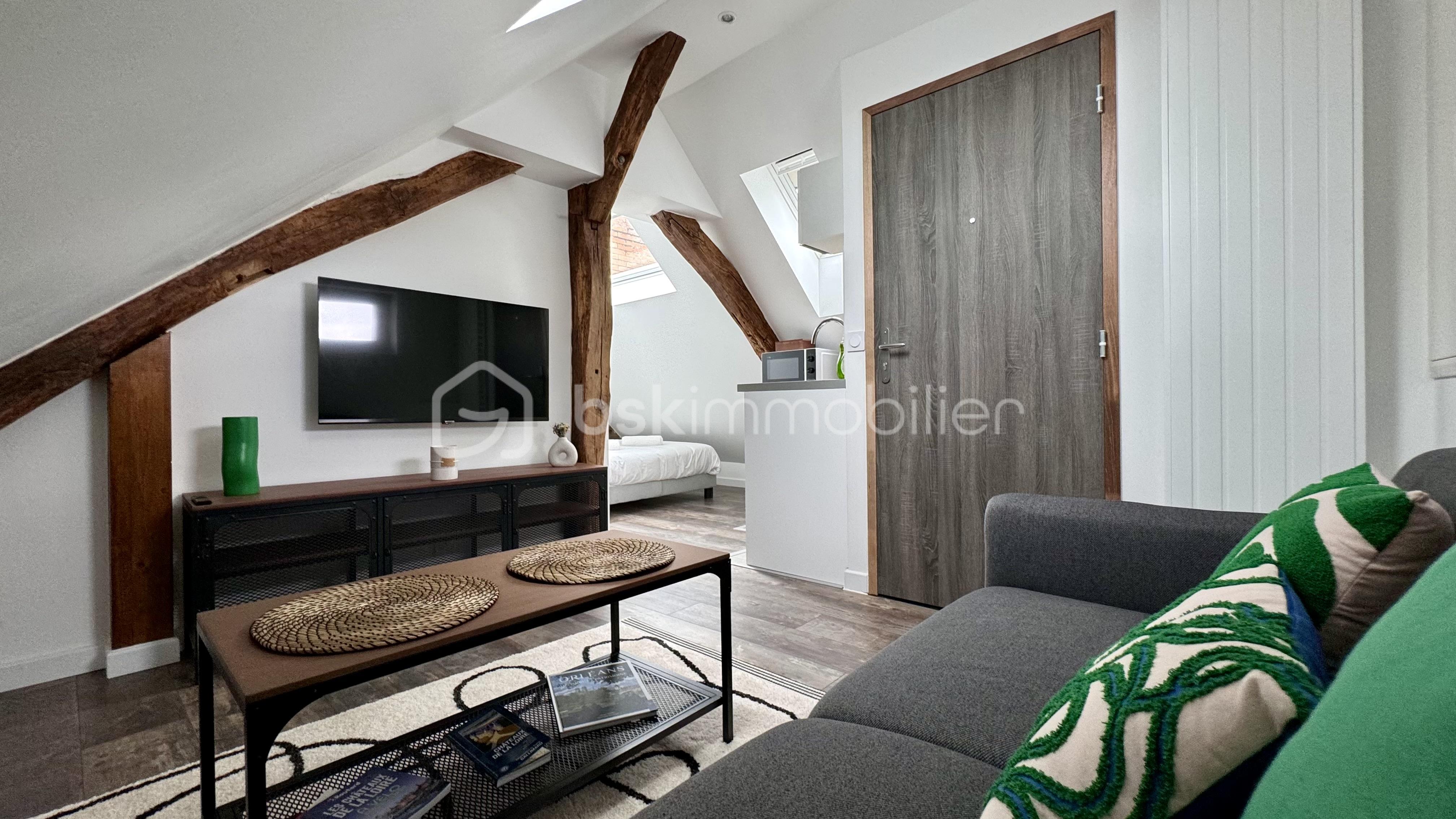 Appartement de 12 m² - JEANNE DARC PHOTO 2.jpg
