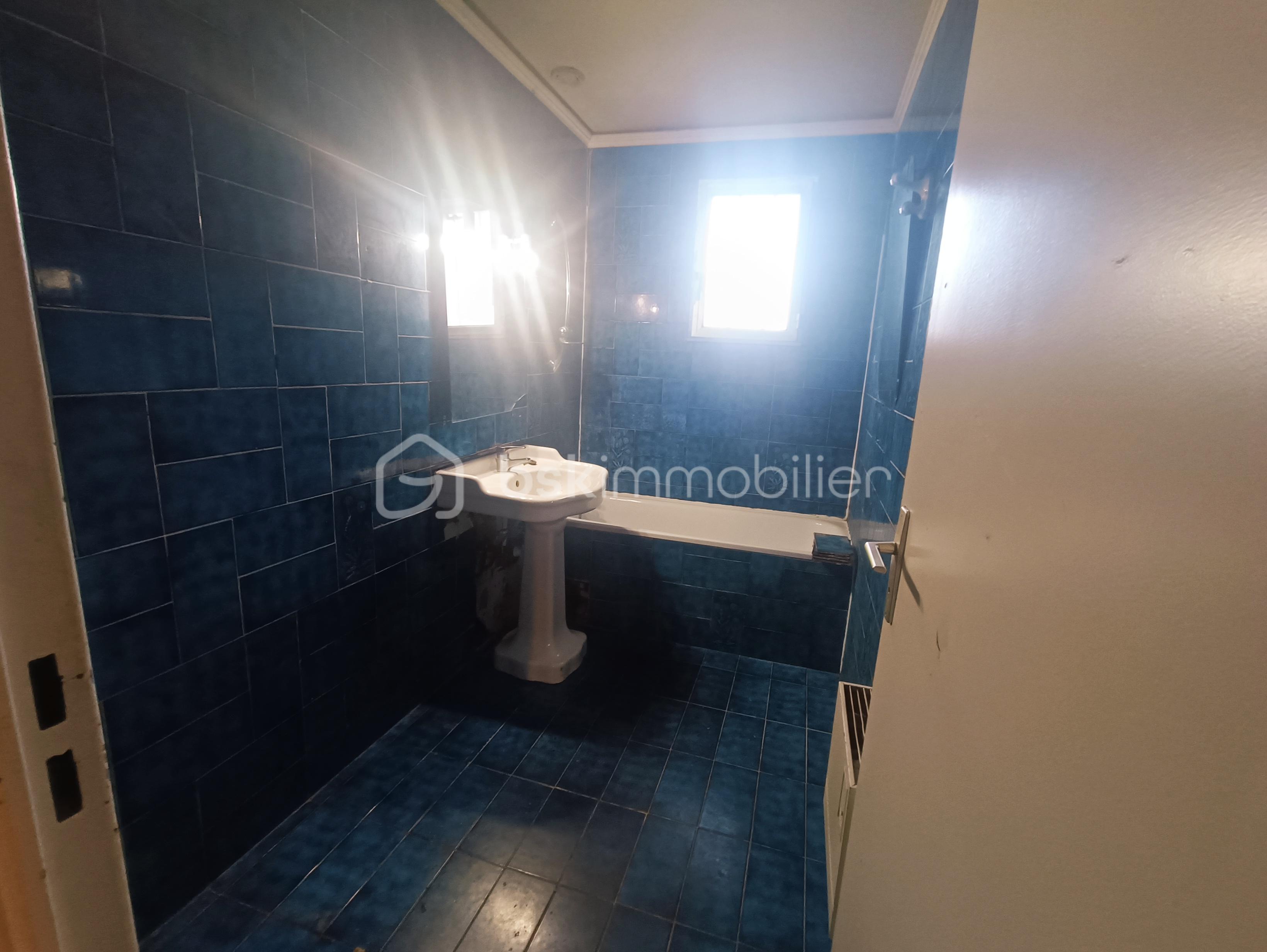 Maison traditionnelle de 90 m² - salle de bain 1.jpg