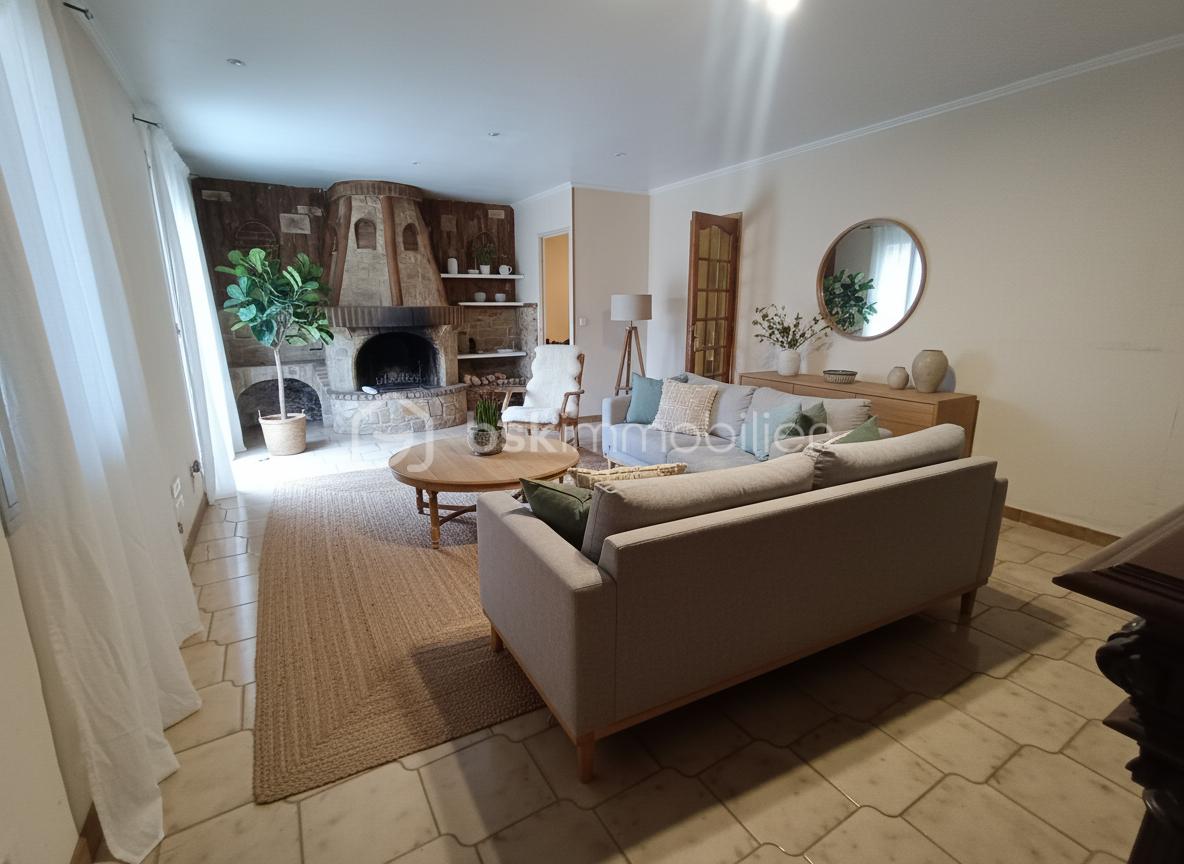 Maison traditionnelle de 90 m² - Salle à manger home staging.png