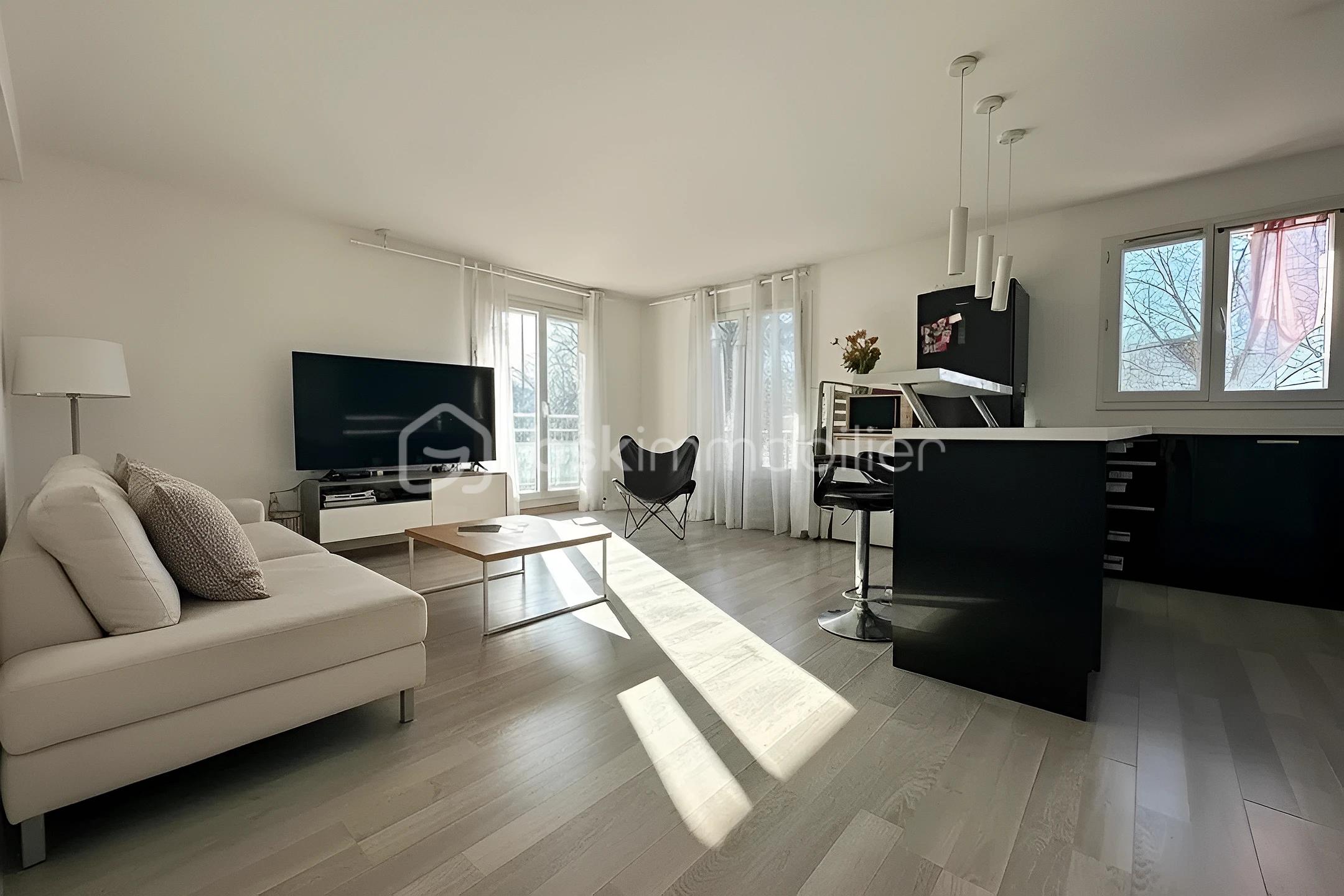 hoqi-977a4dd5f7a243319df381dab159643c (1).jpg