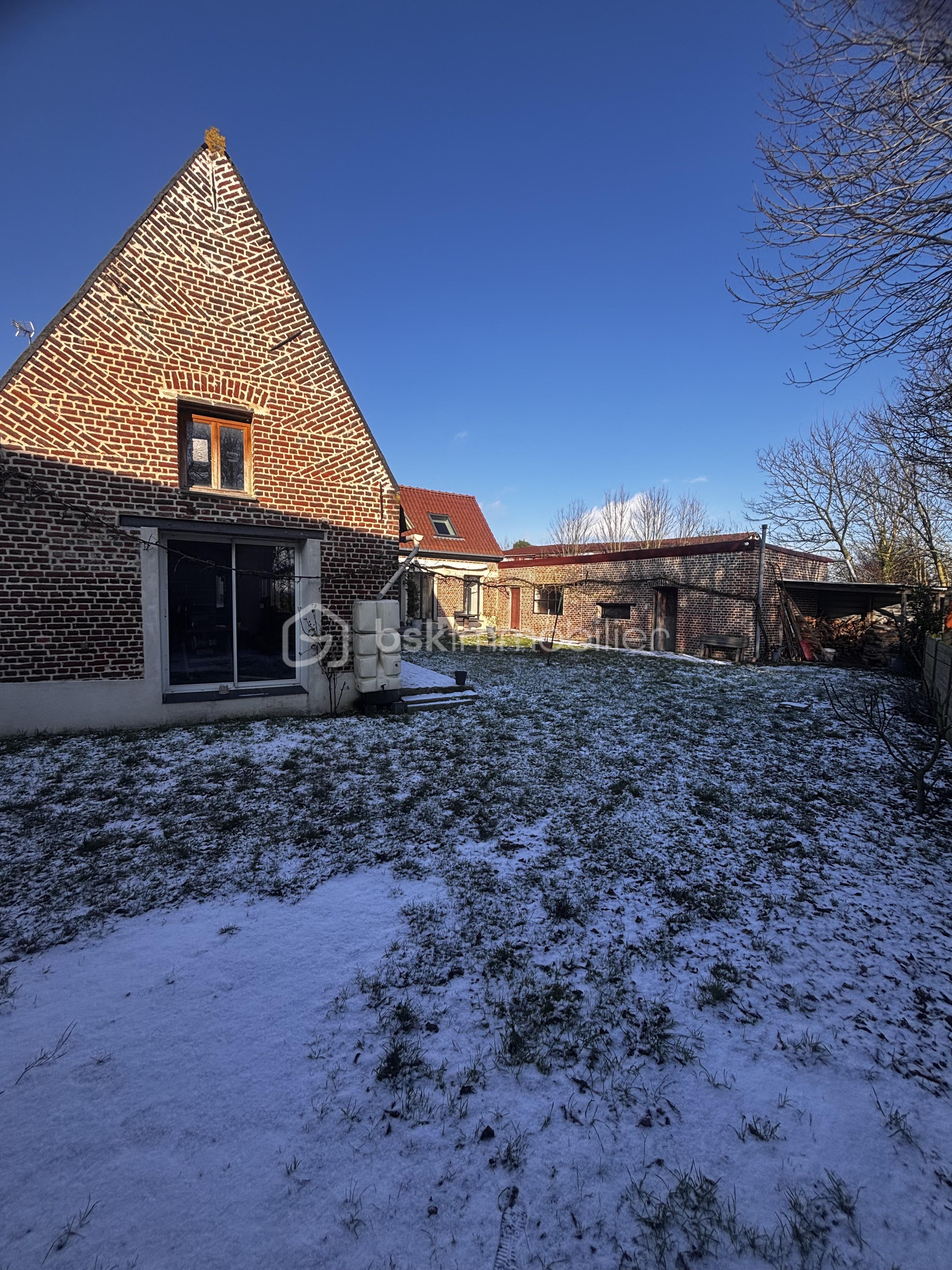 Corps de ferme de 210 m² - top TERRASSE VUE DU HANGAR.jpg