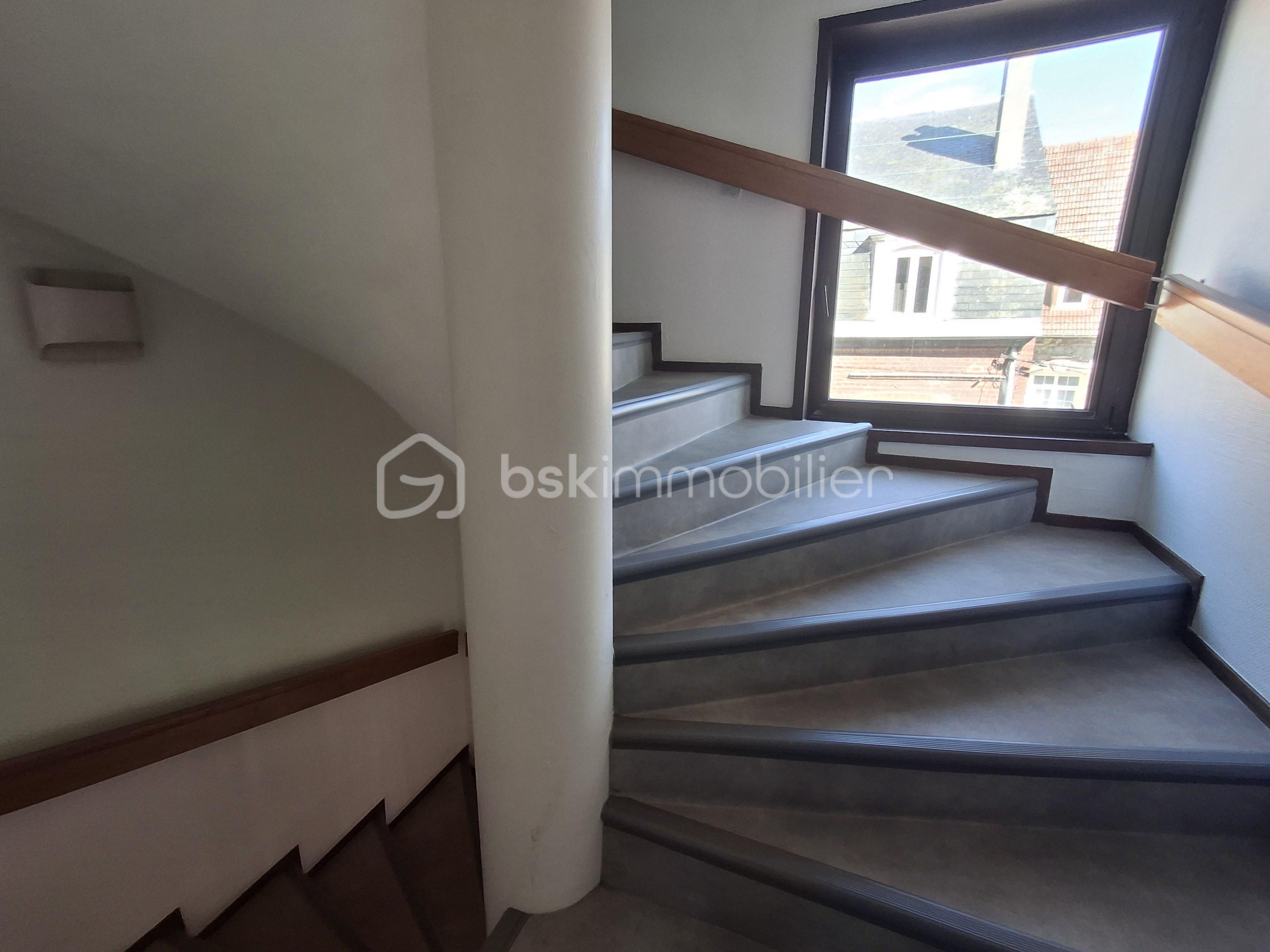 Appartement de 60 m² - cage escalier paysage.jpg