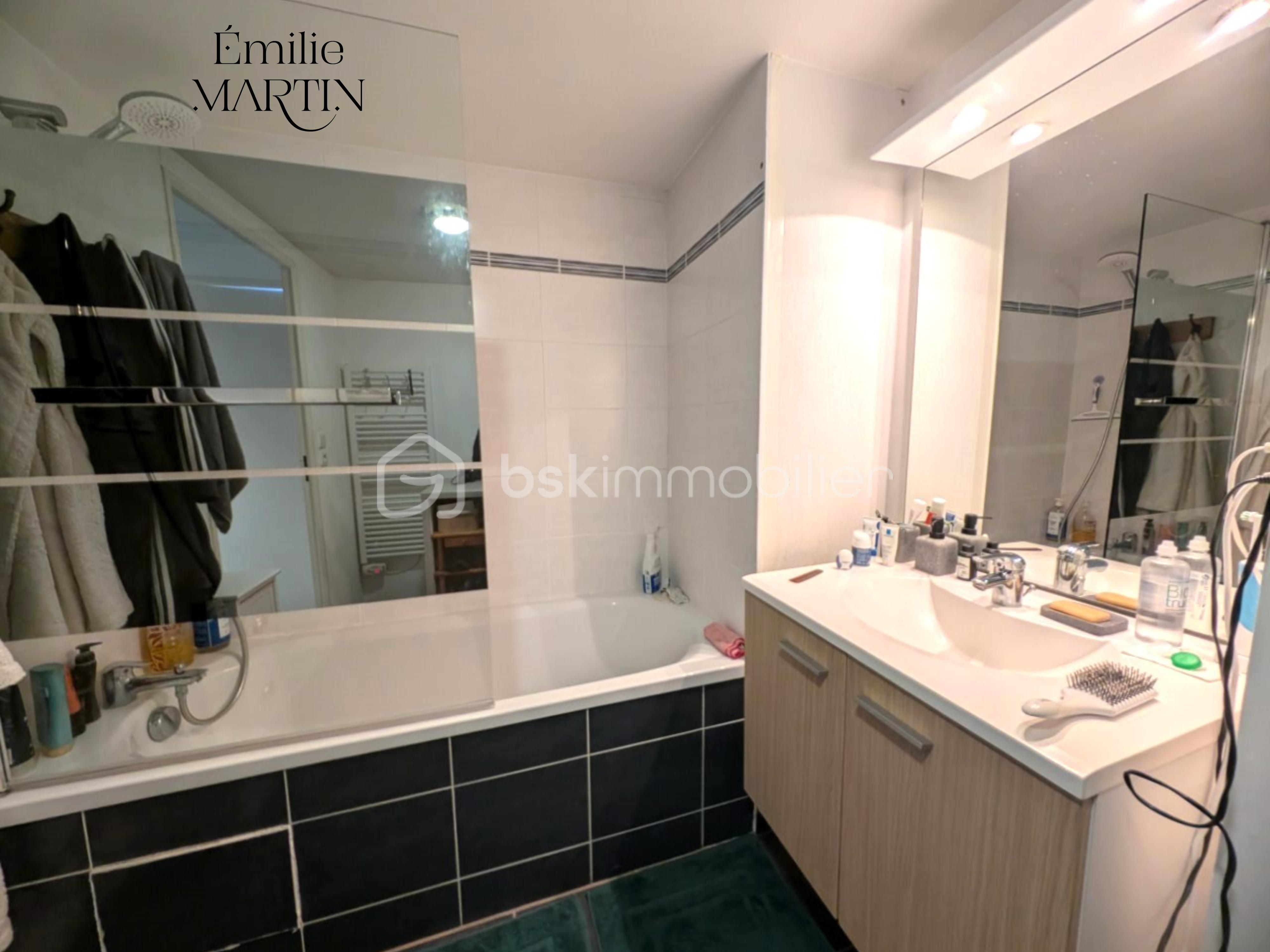 Agent immo La Chapelle des Ftz Emilie MARTIN.png