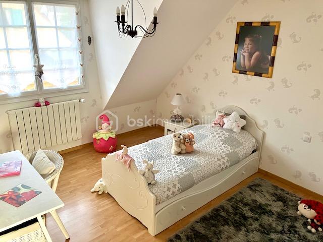 Maison contemporaine de 230 m² - seillier chambre 1 petit lit.jpg