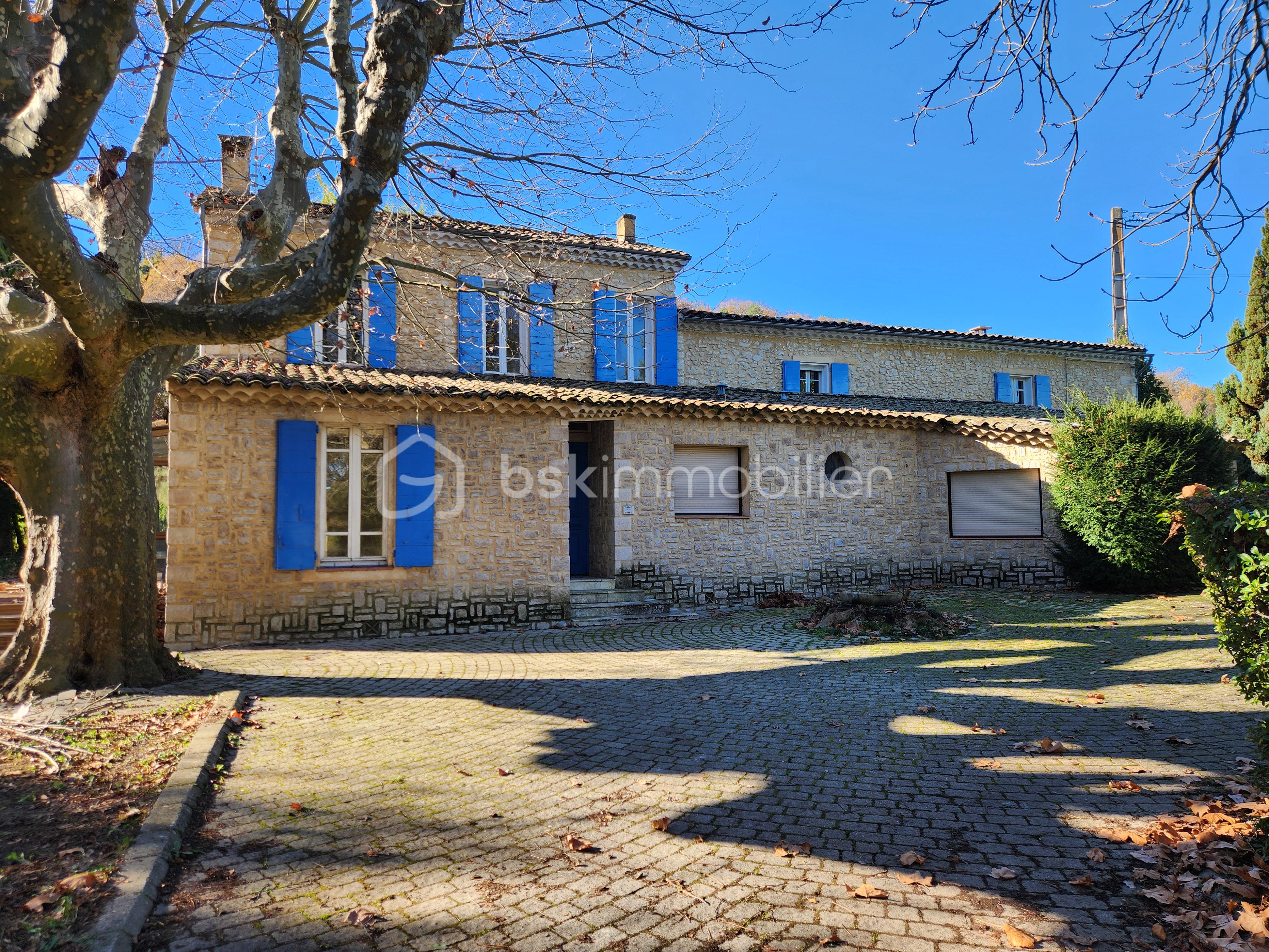 Maison en pierre de 193,93 m²