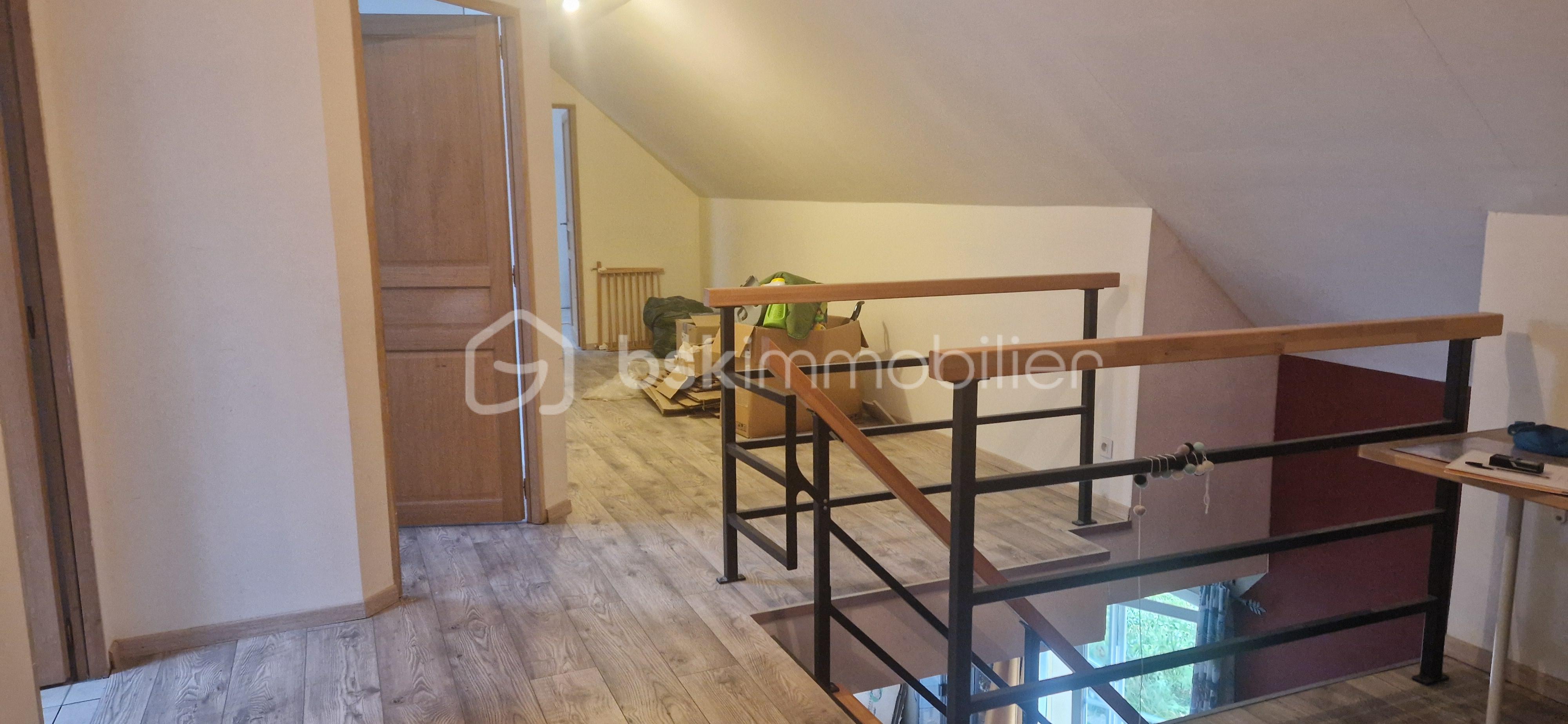 Maison traditionnelle de 142 m² - Pièce palière étage 1.jpg